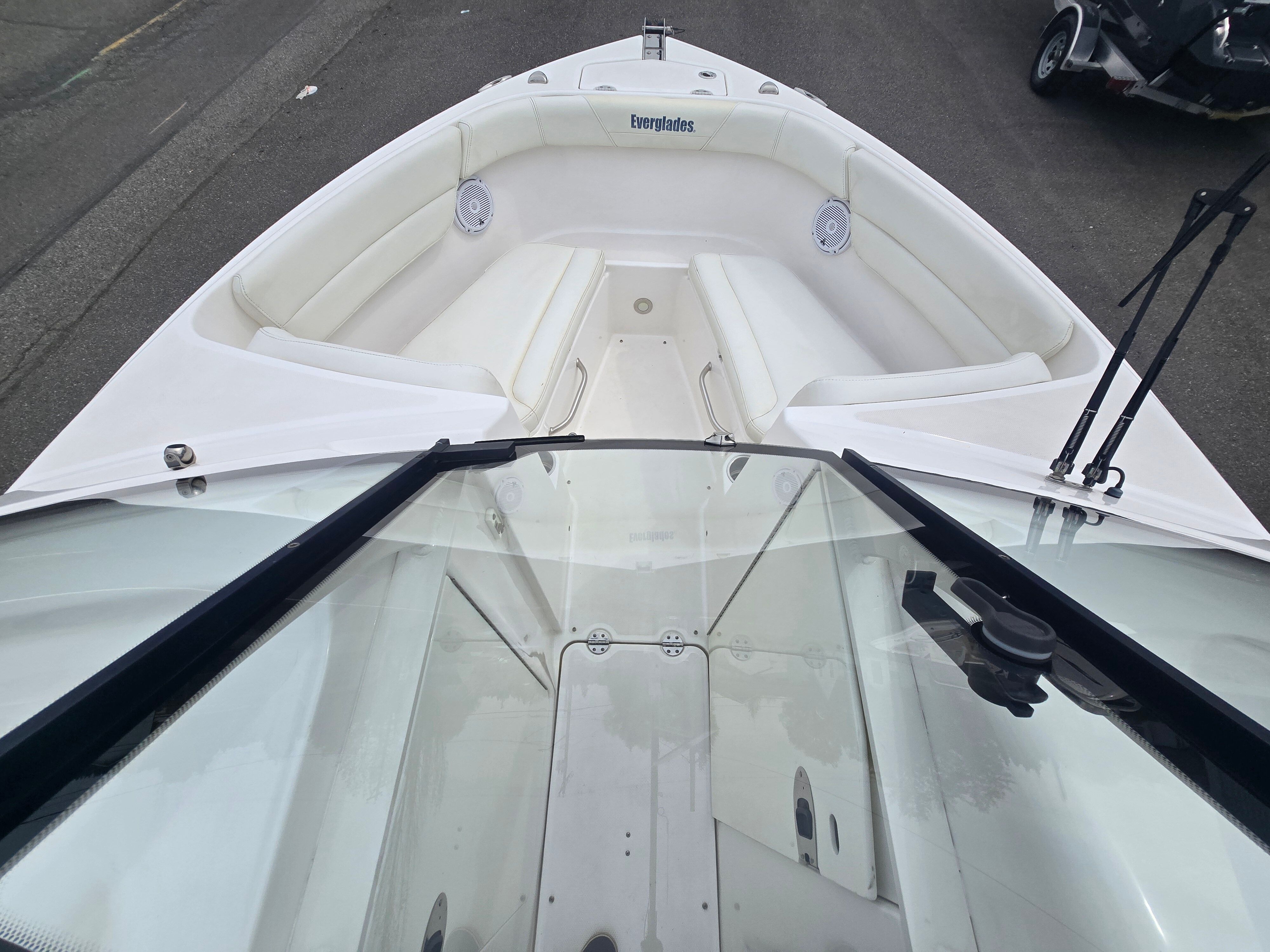 The image shows the bow area of a 2017 Everglades 230 Dual Console boat.