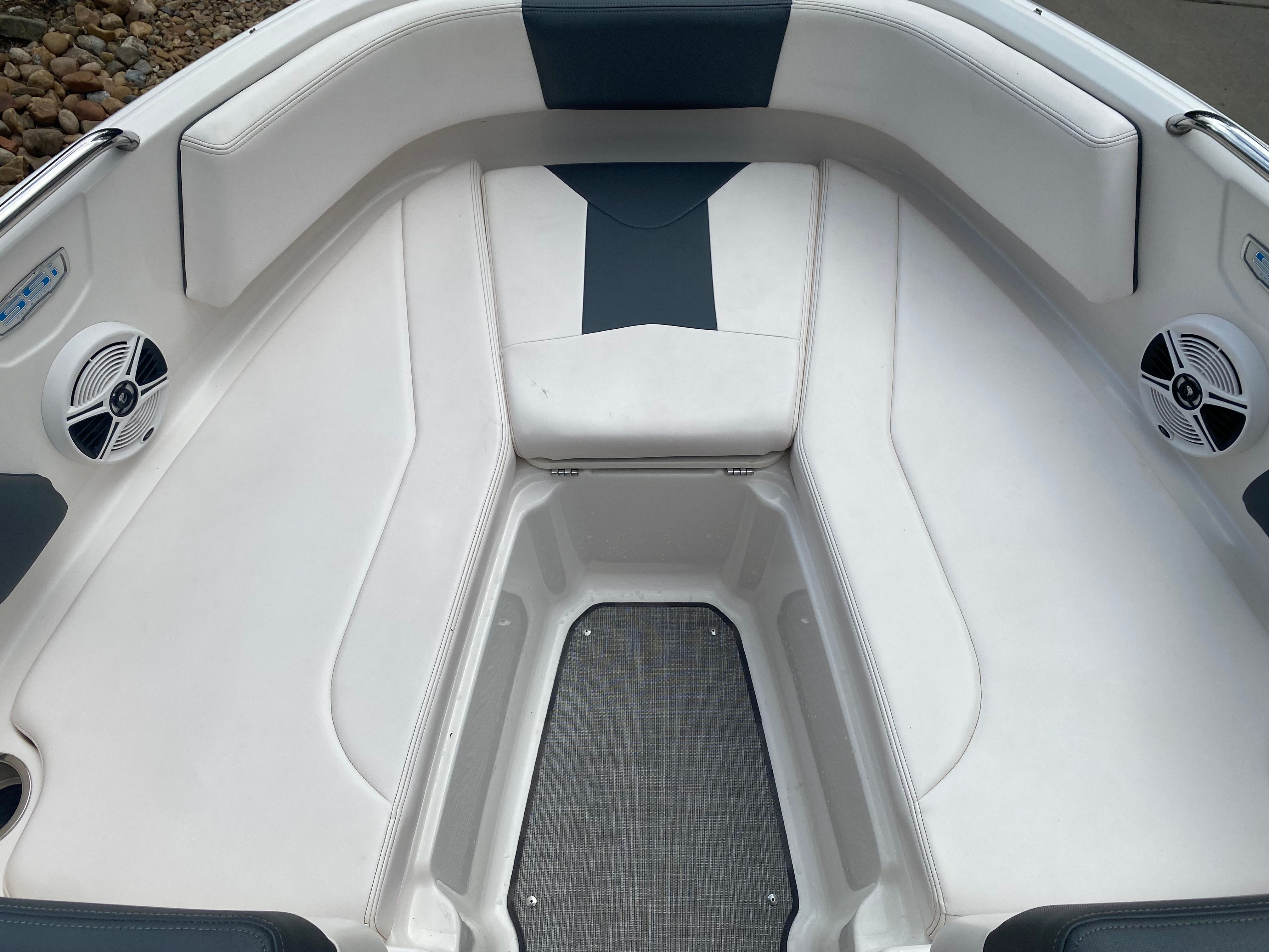 2020 Chaparral 21 SSi Ski & Fish OB - 6