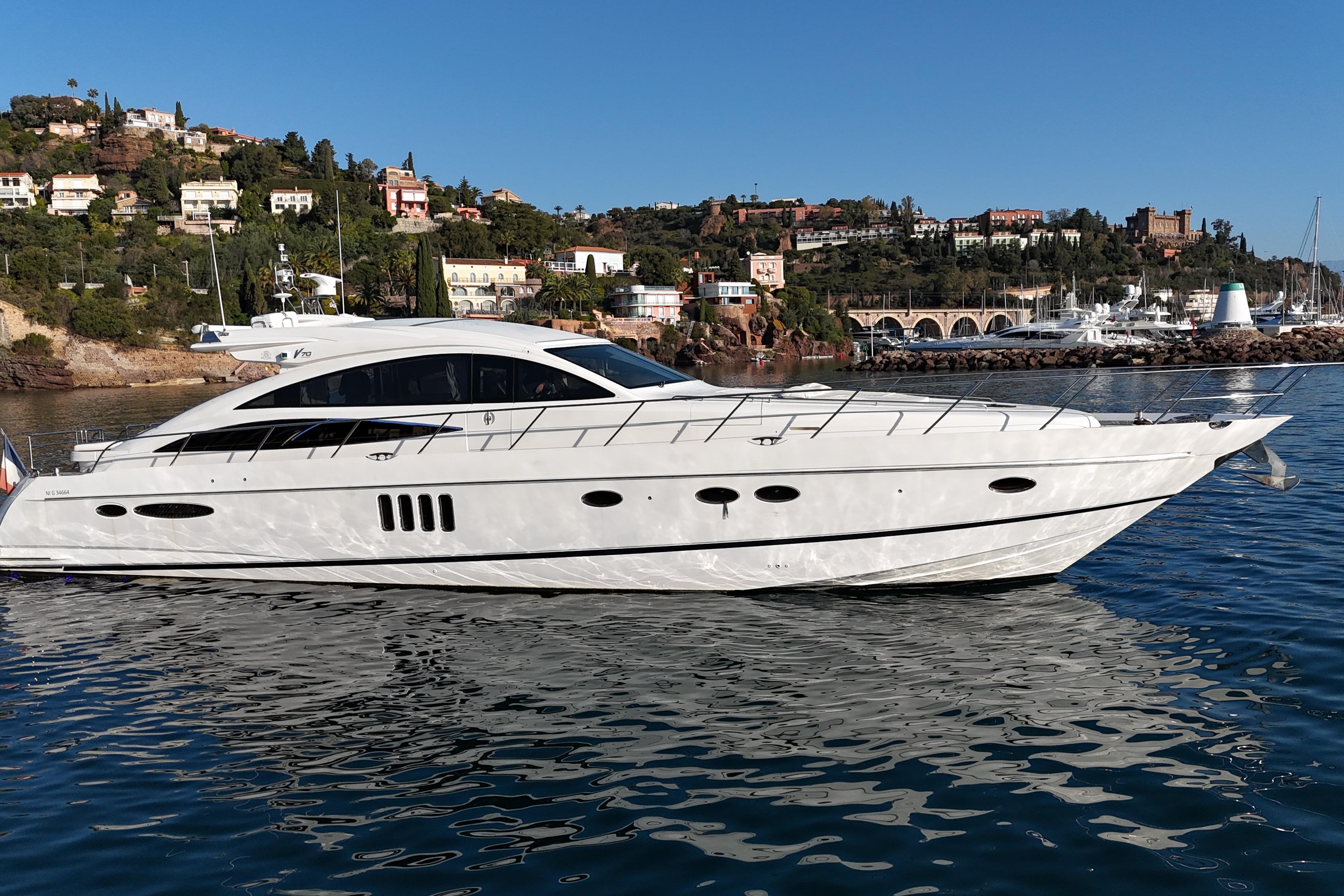 2006 Princess V70