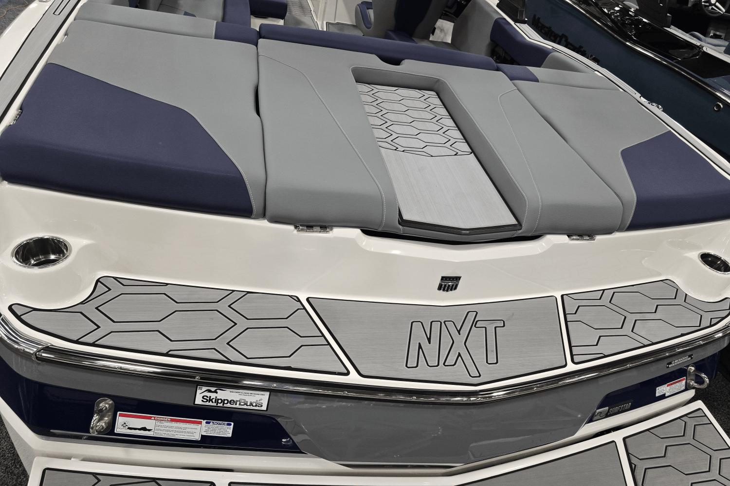 2025 MasterCraft NXT22 - 11