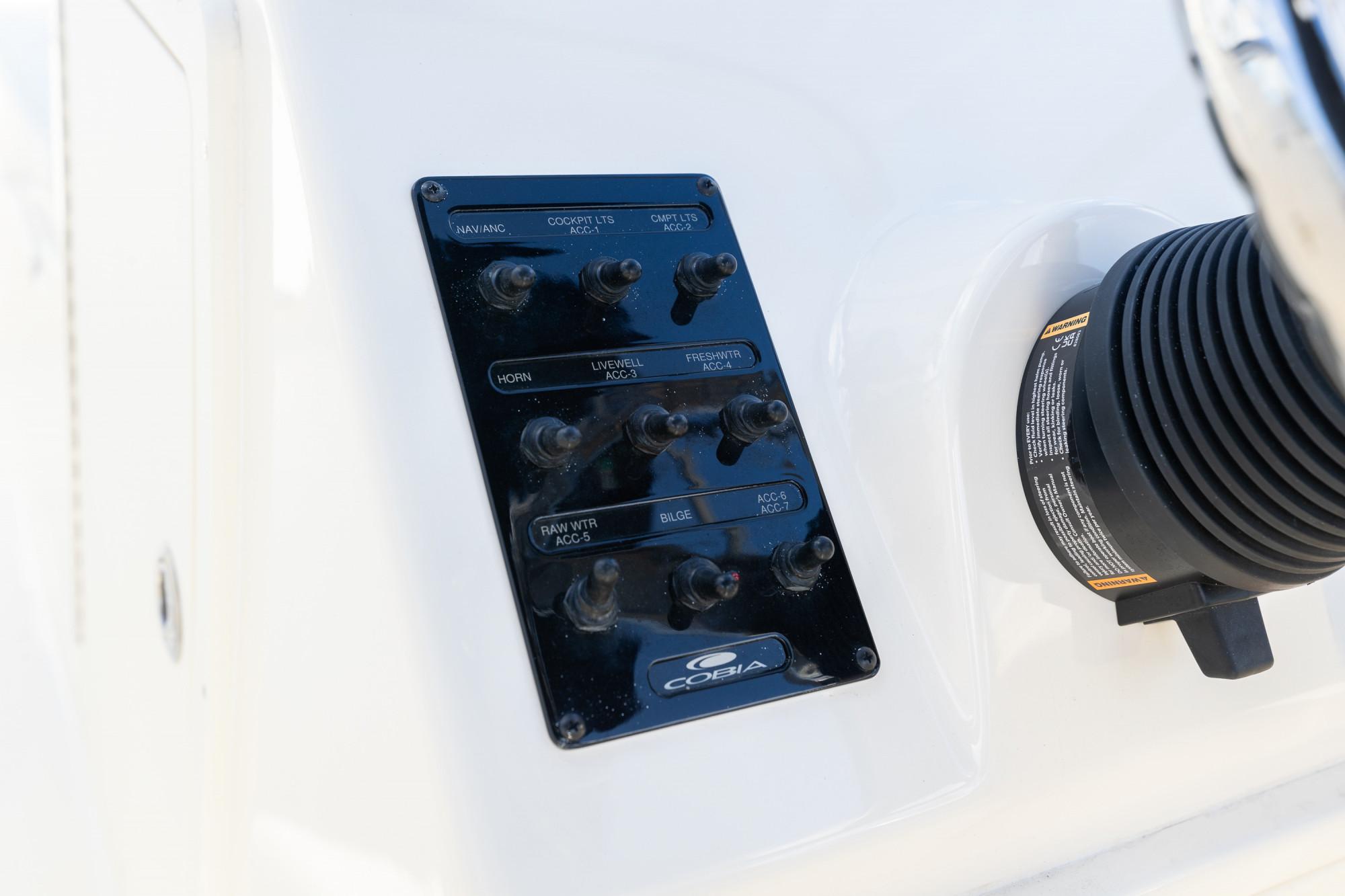 2024 Cobia 220 Dual Console - 27