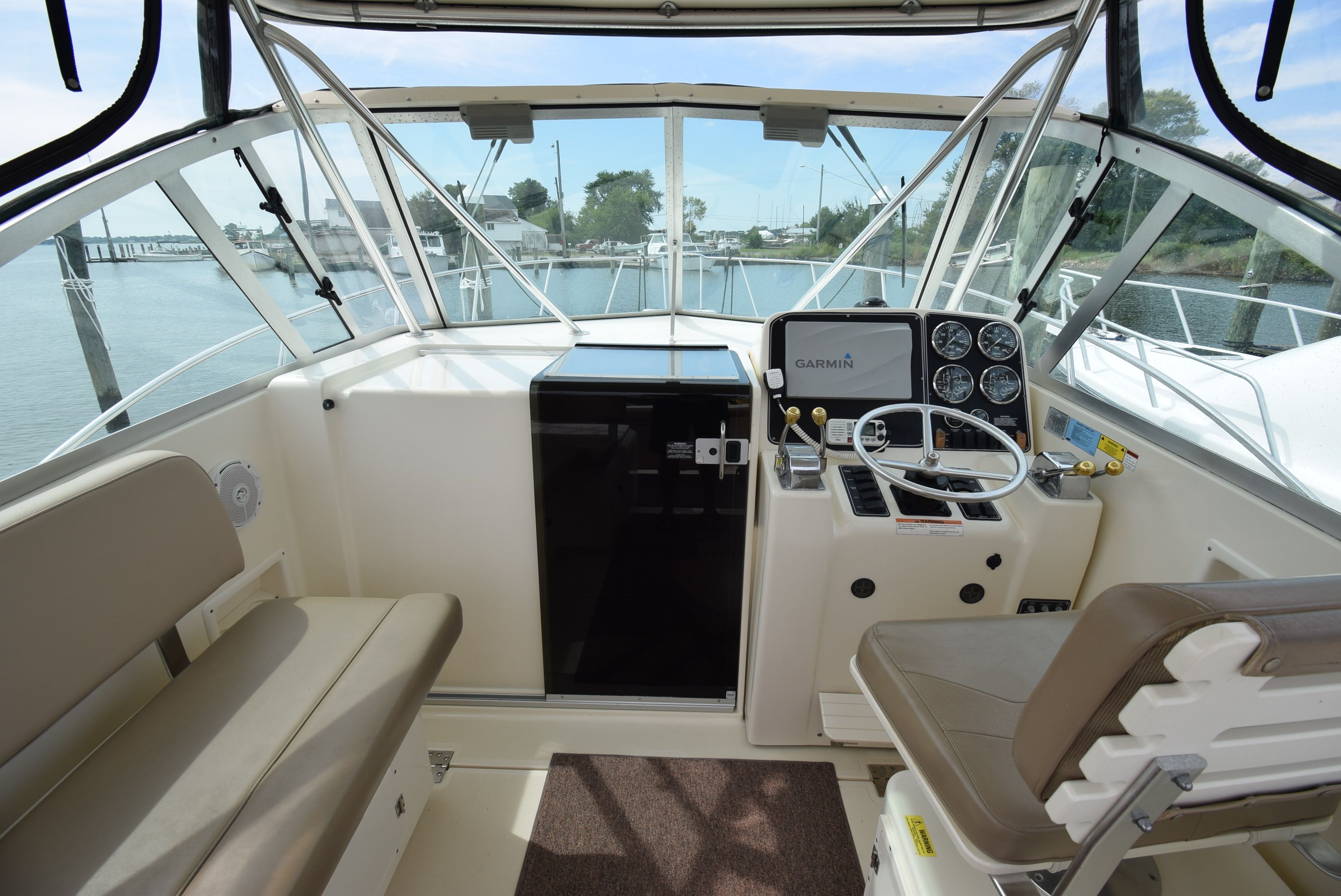 2003 Pursuit 3000 Express - 15