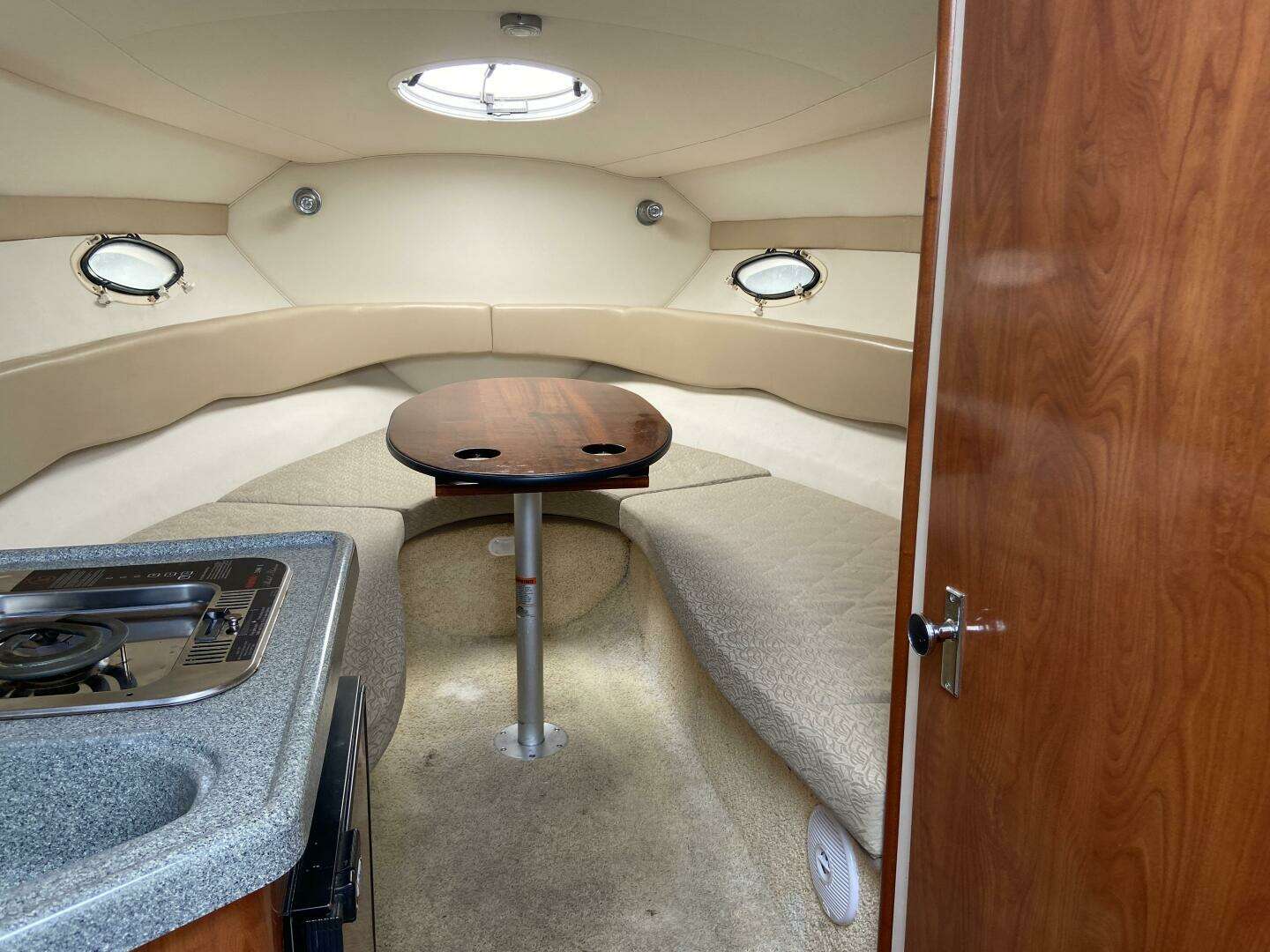 2006 Larson 274 Cabrio - Image 9