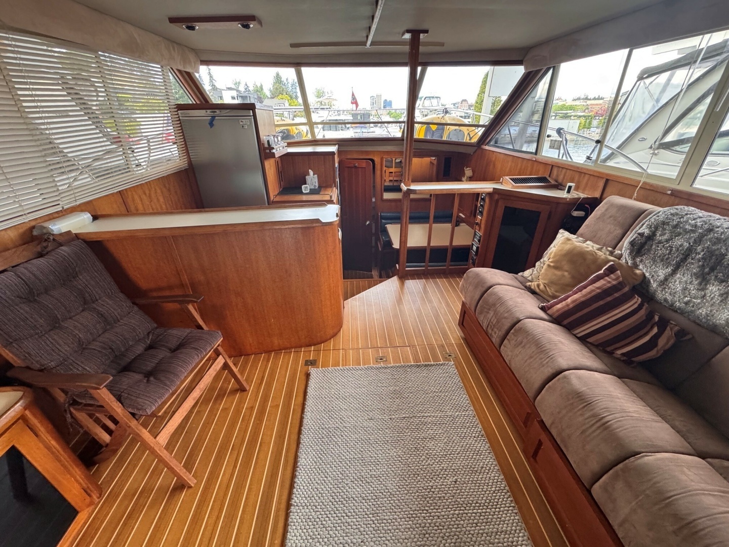1987 Chris-Craft 44 Sedan - Image 8