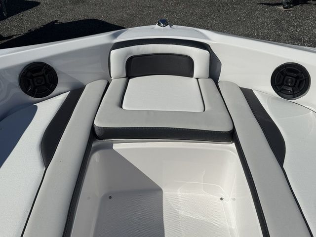 2026 Yamaha Boats SX195 - 8