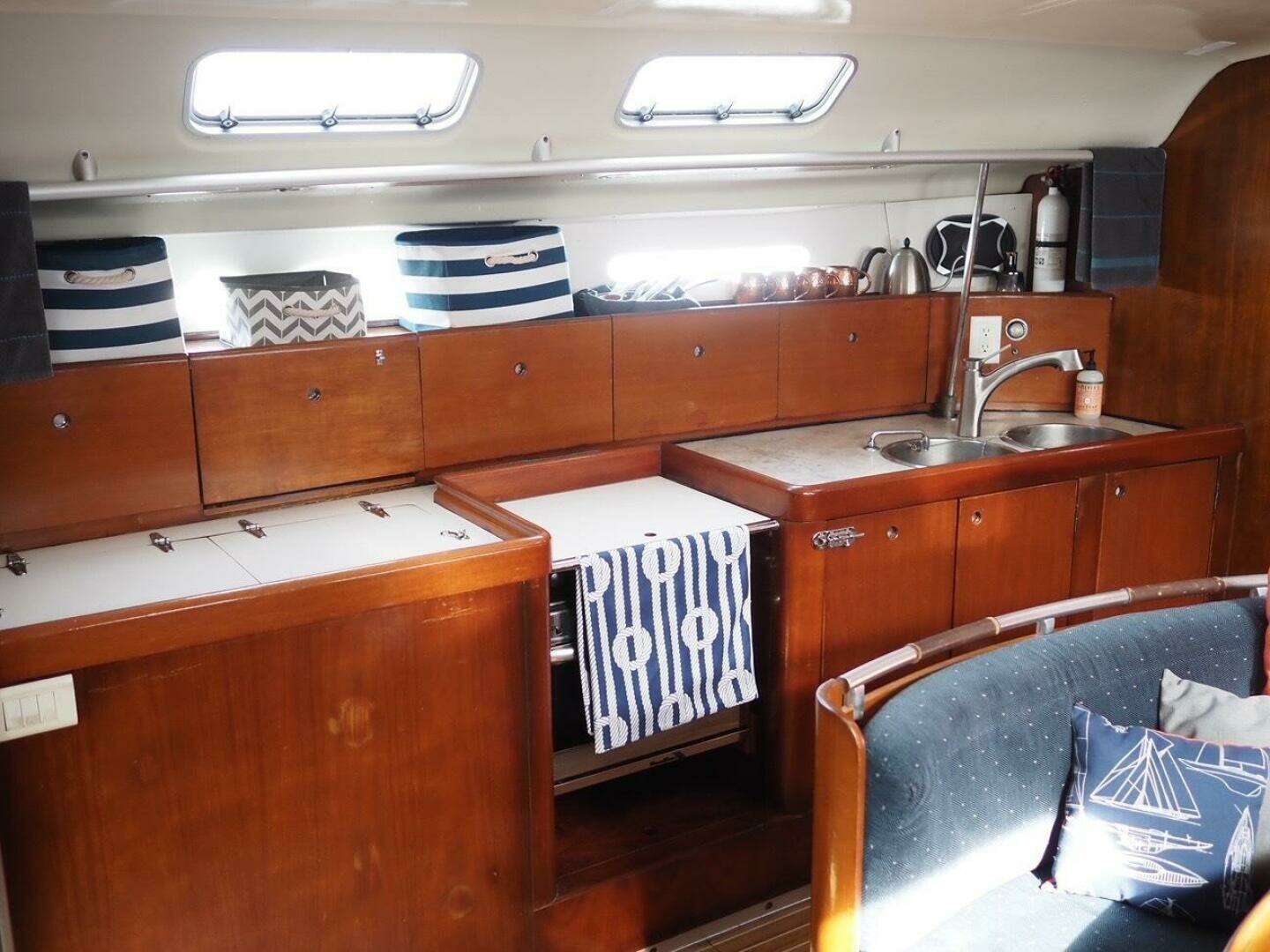 1991 Beneteau 45f5 - Image 6