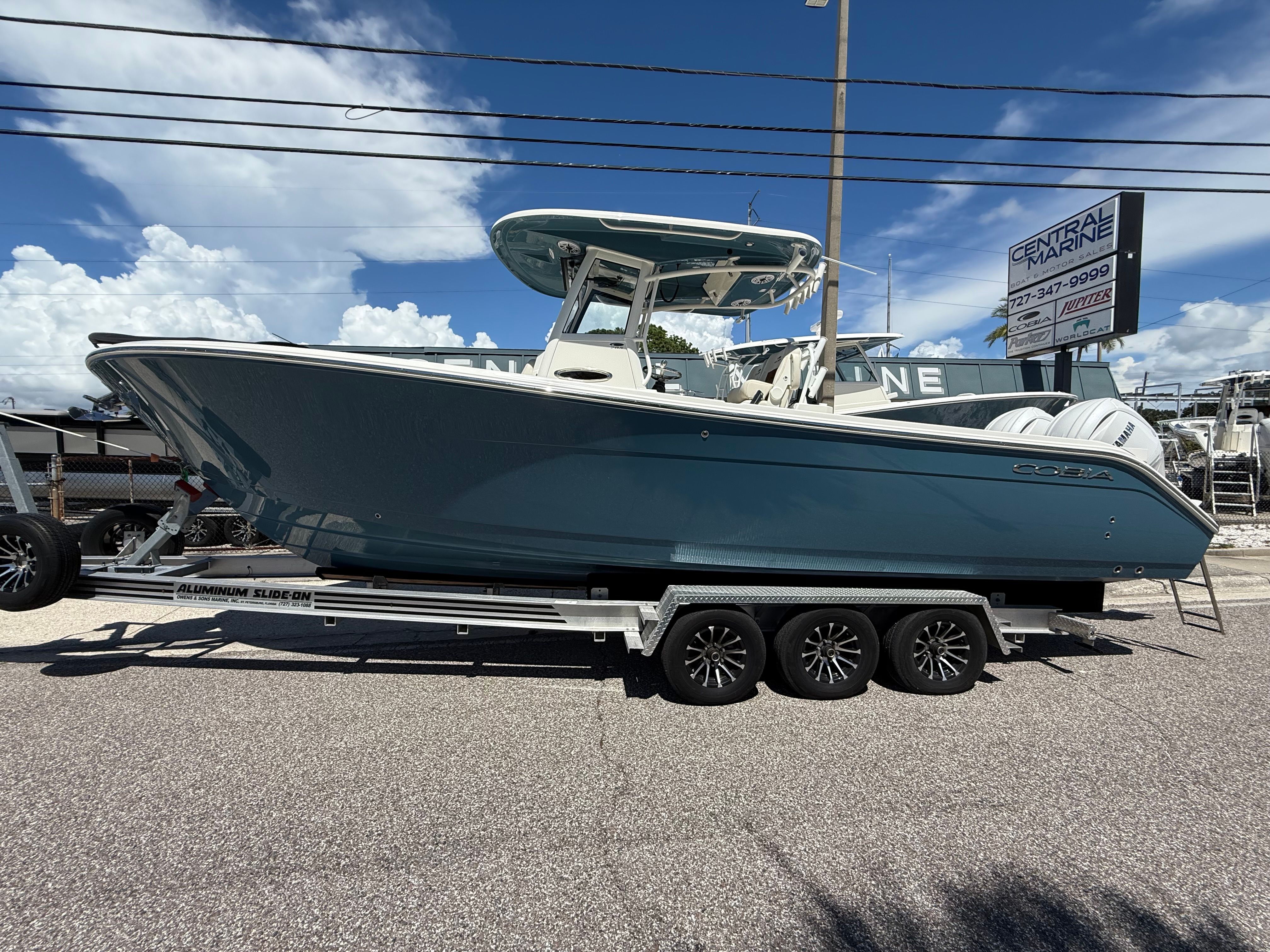 2026 Cobia 285 Open Center Console