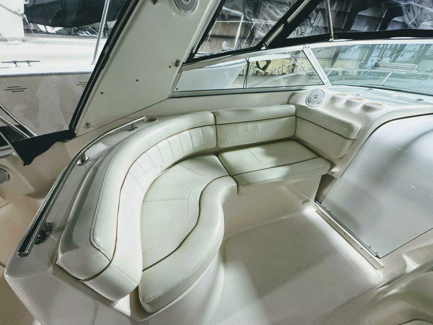 2002 Rinker 342 Fiesta Vee - Image 6