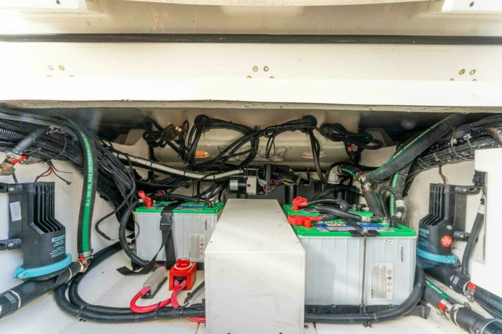 2017 Boston Whaler 320 Vantage - Image 20