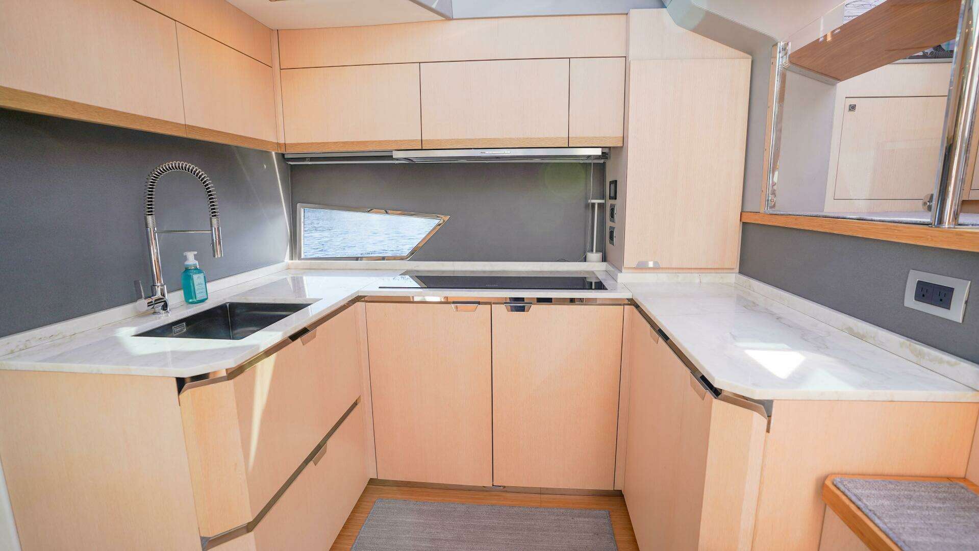 2019 Rio Yachts Colorado 56 - Image 22