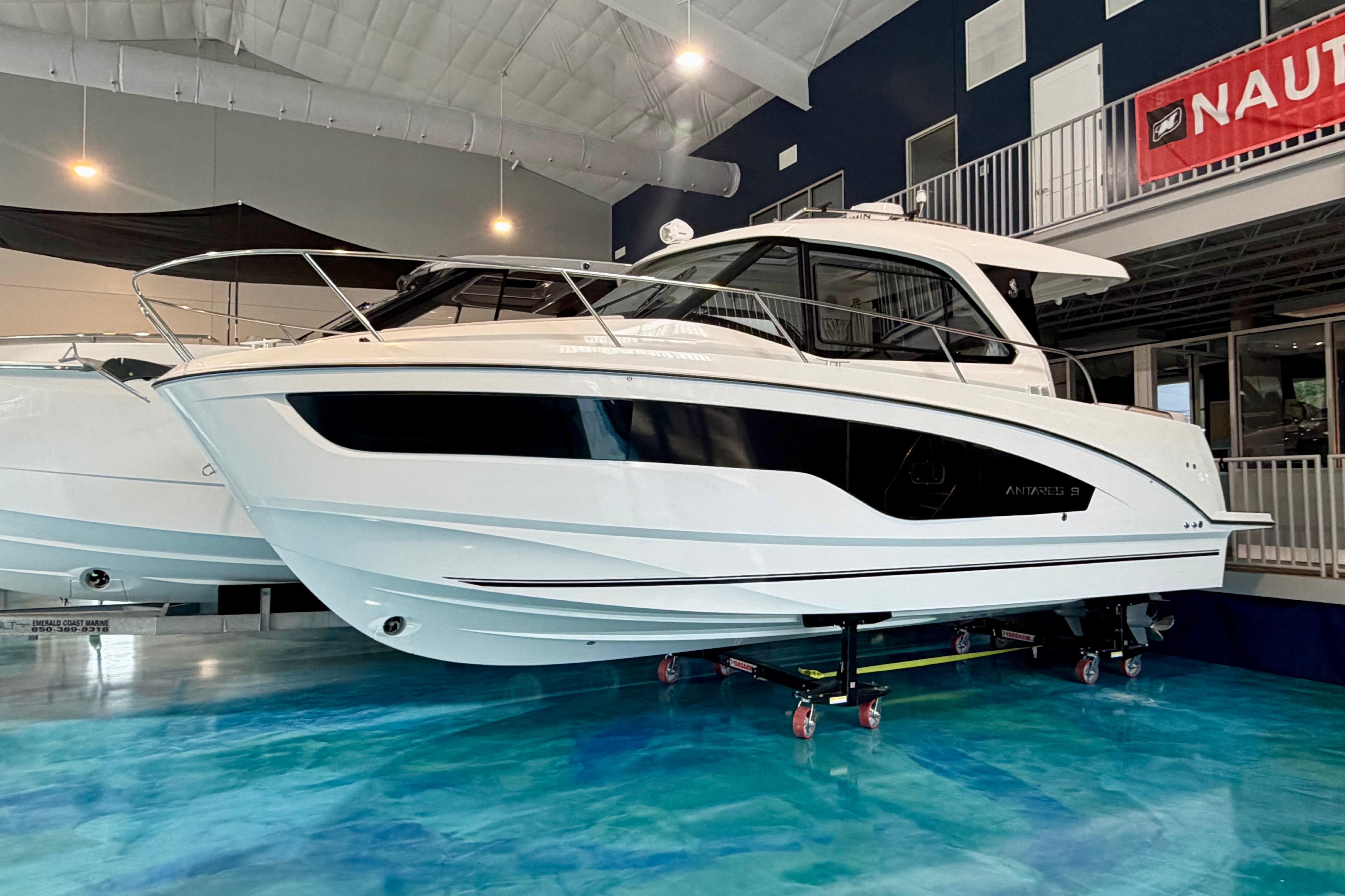 2026 Beneteau Antares 9 V2