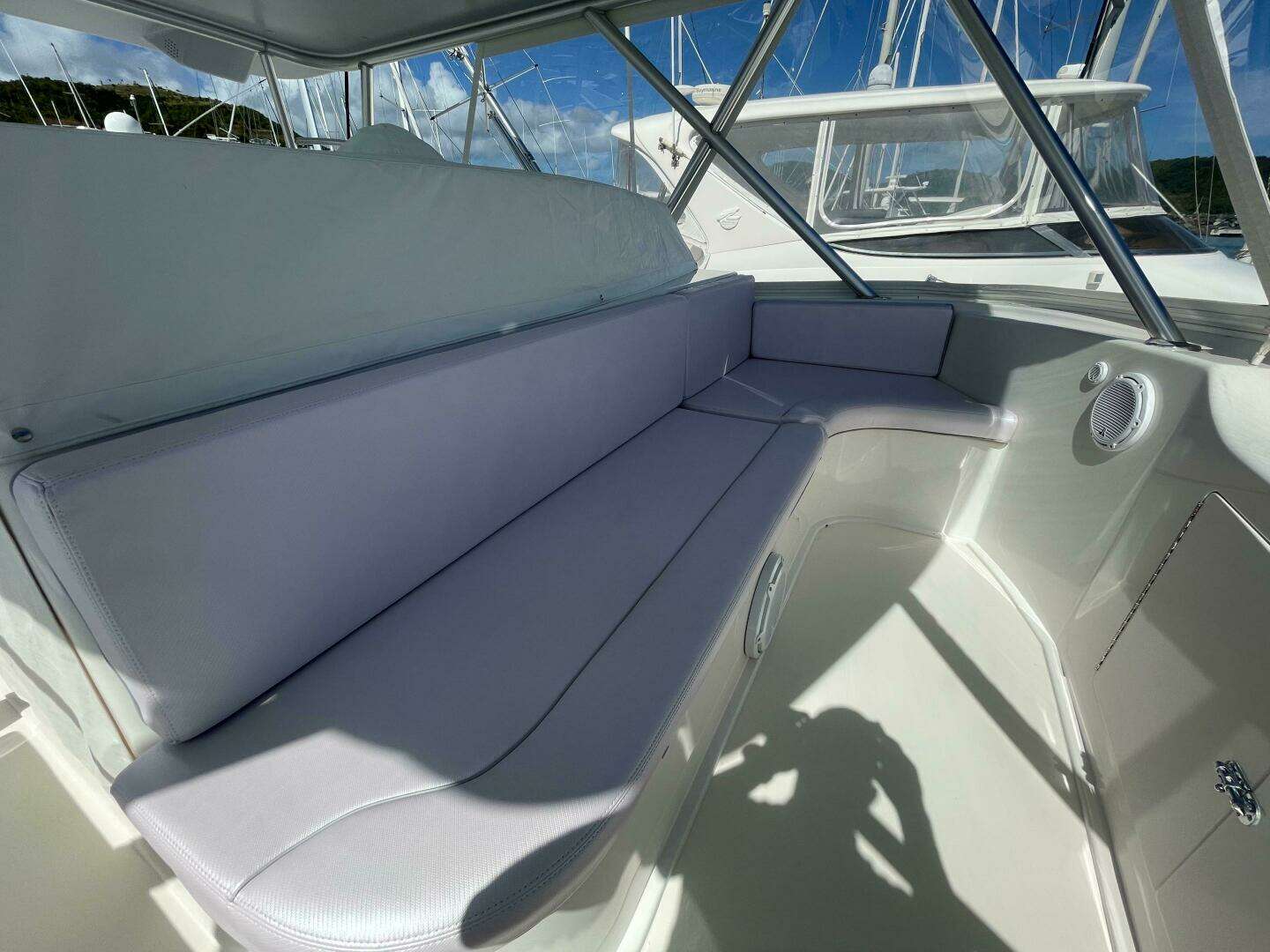 2007 Viking 52 Convertible - Image 36