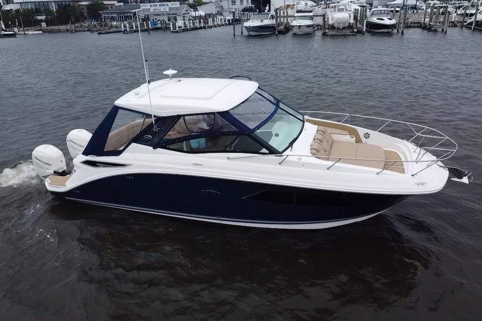 2021 Sea Ray Sundancer 320 Outboard