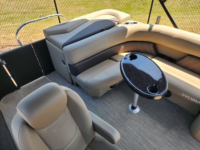 2026 Sylvan 8520 Cruise - 5