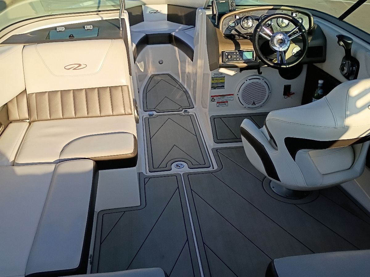 2011 Regal 2100 Bowrider - 8