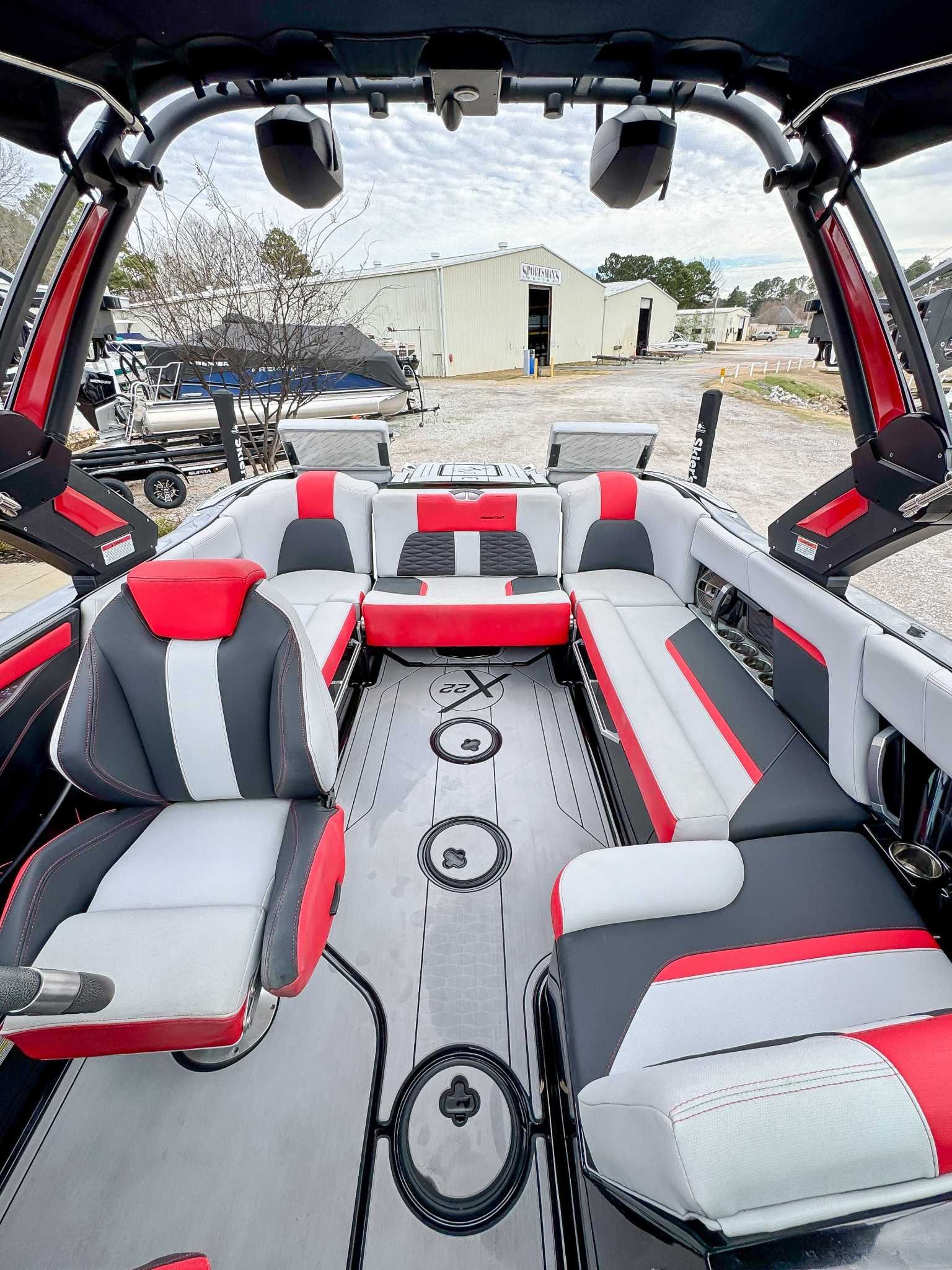 2022 MasterCraft X22 - 18