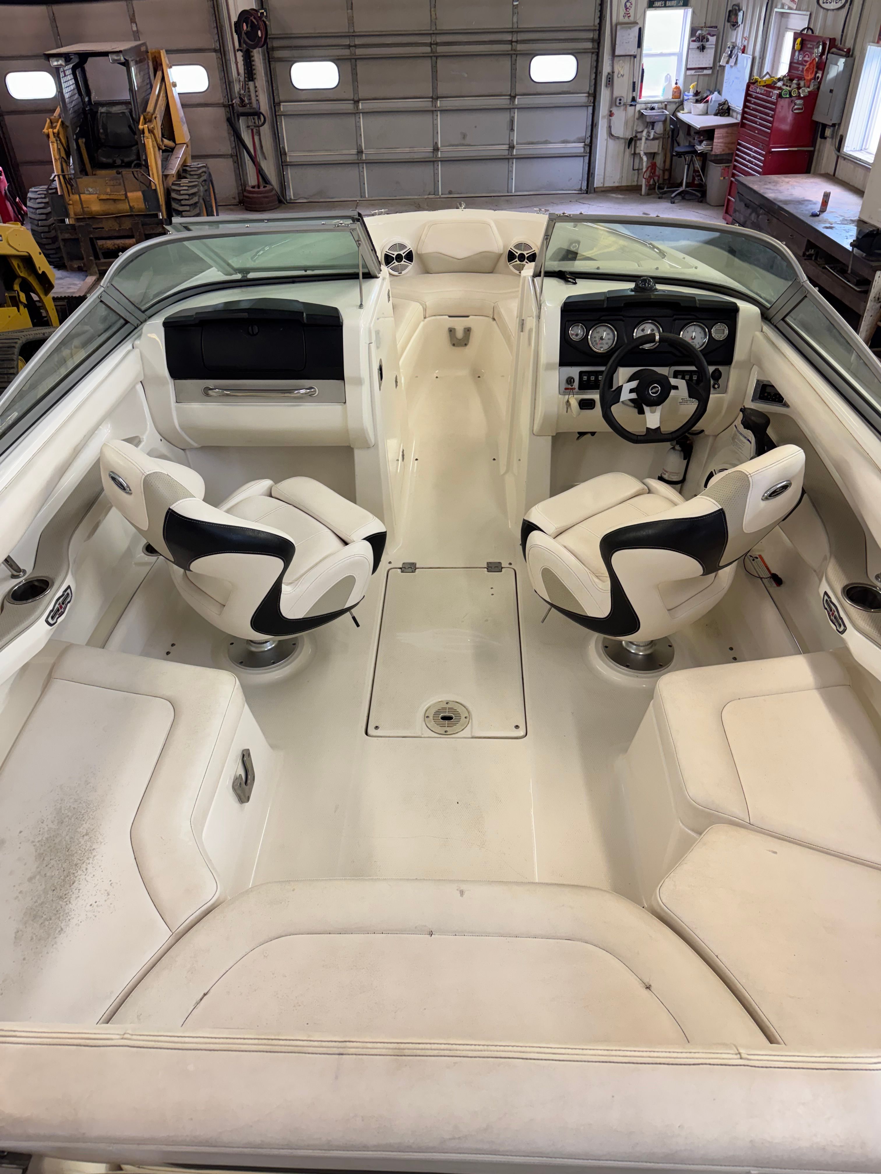 2010 Chaparral 226 SSi - 10