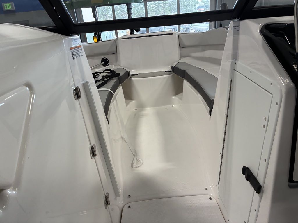 2026 Yamaha Boats AR250 - 17