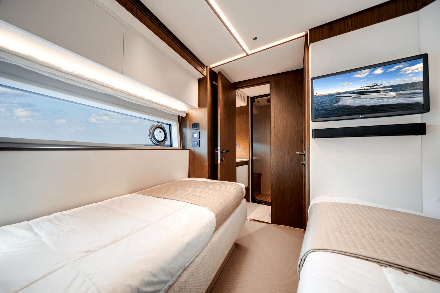 2026 Azimut Fly 72 - 29