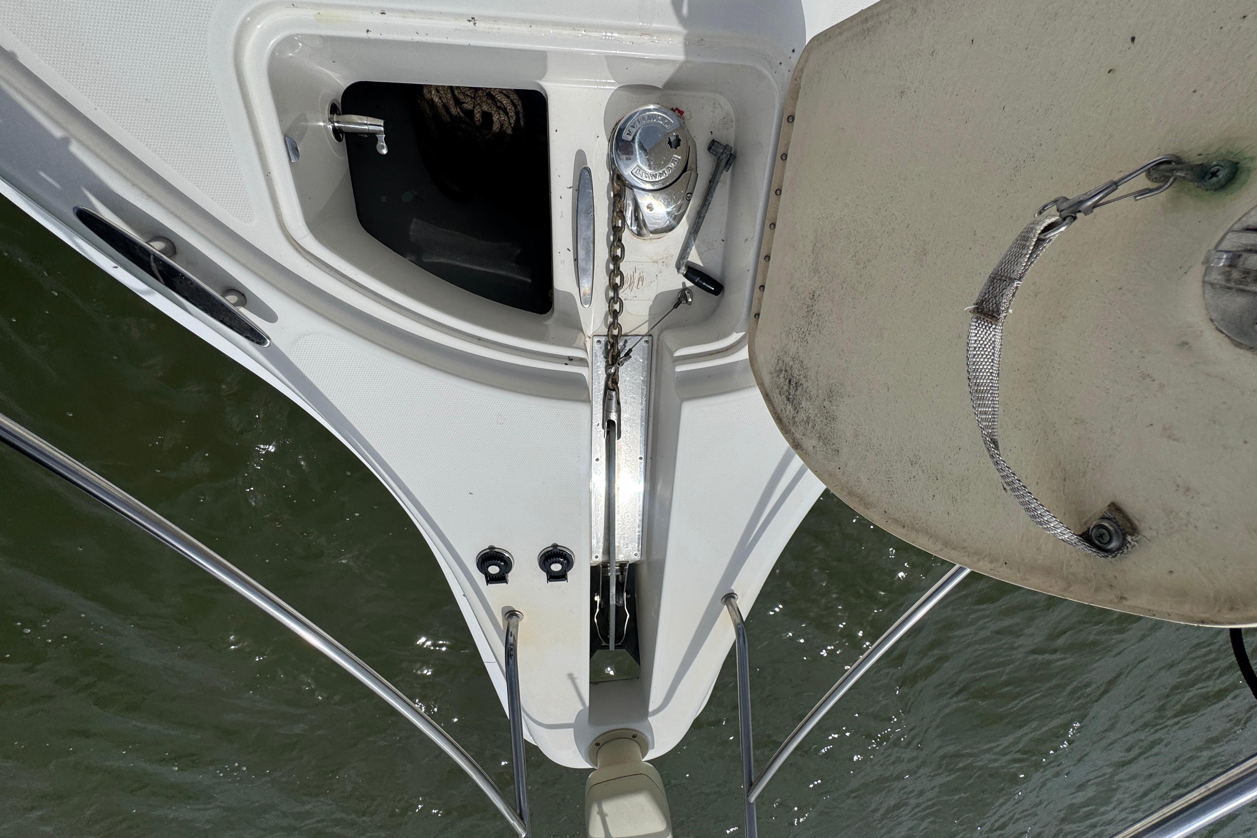 Anchor system on 2003 Silverton 39 Motor Yacht, featuring chain and winch.
