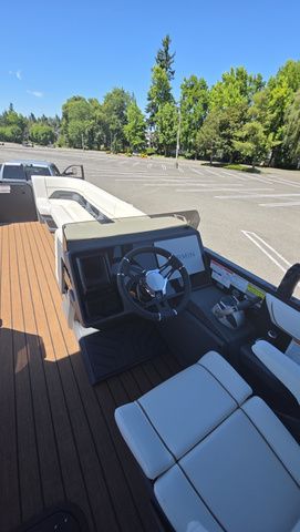 2025 Manitou 26' Explore 6' Max Deck With Dual 150hp Motors - 98