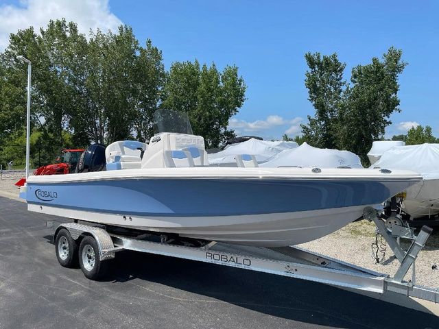 2025 Robalo 226 Cayman - 17