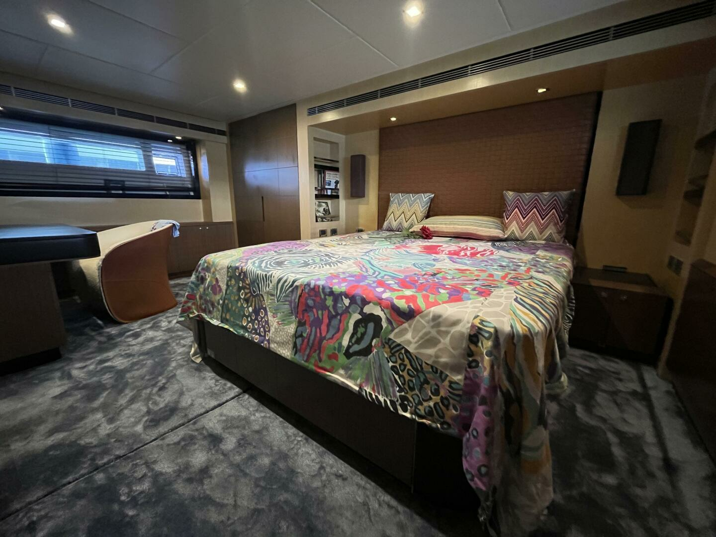 2011 Azimut Magellano 74' - Image 5
