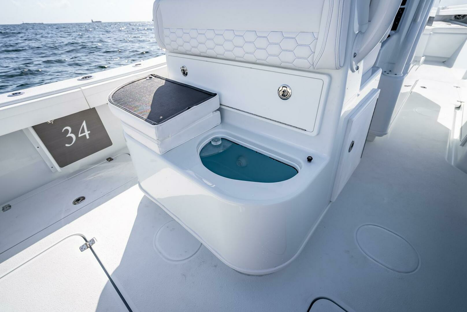 2025 Yellowfin 34 Offshore - Image 24