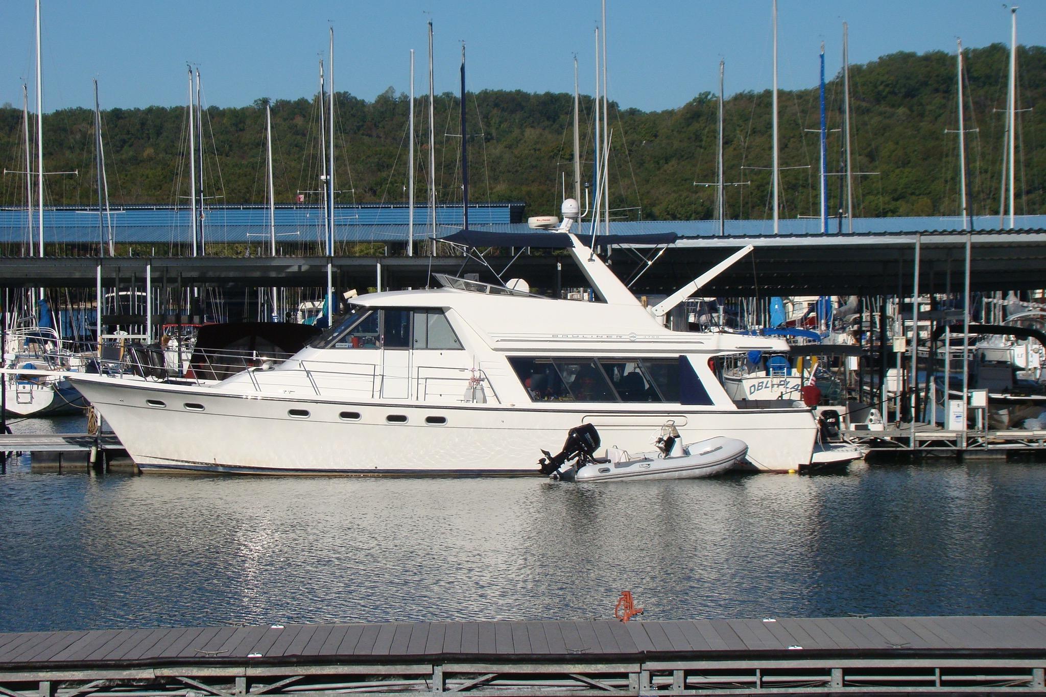 2001 Bayliner 4788 Pilot House Motoryacht