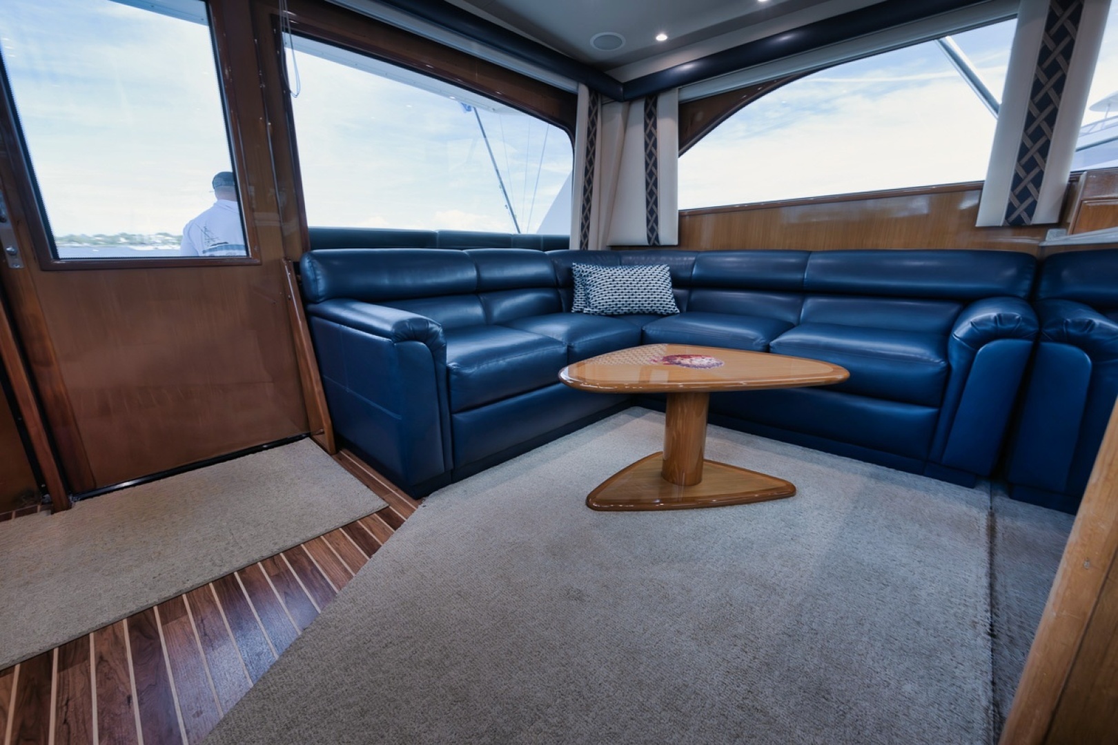 2003 Viking 52 Convertible - Image 7