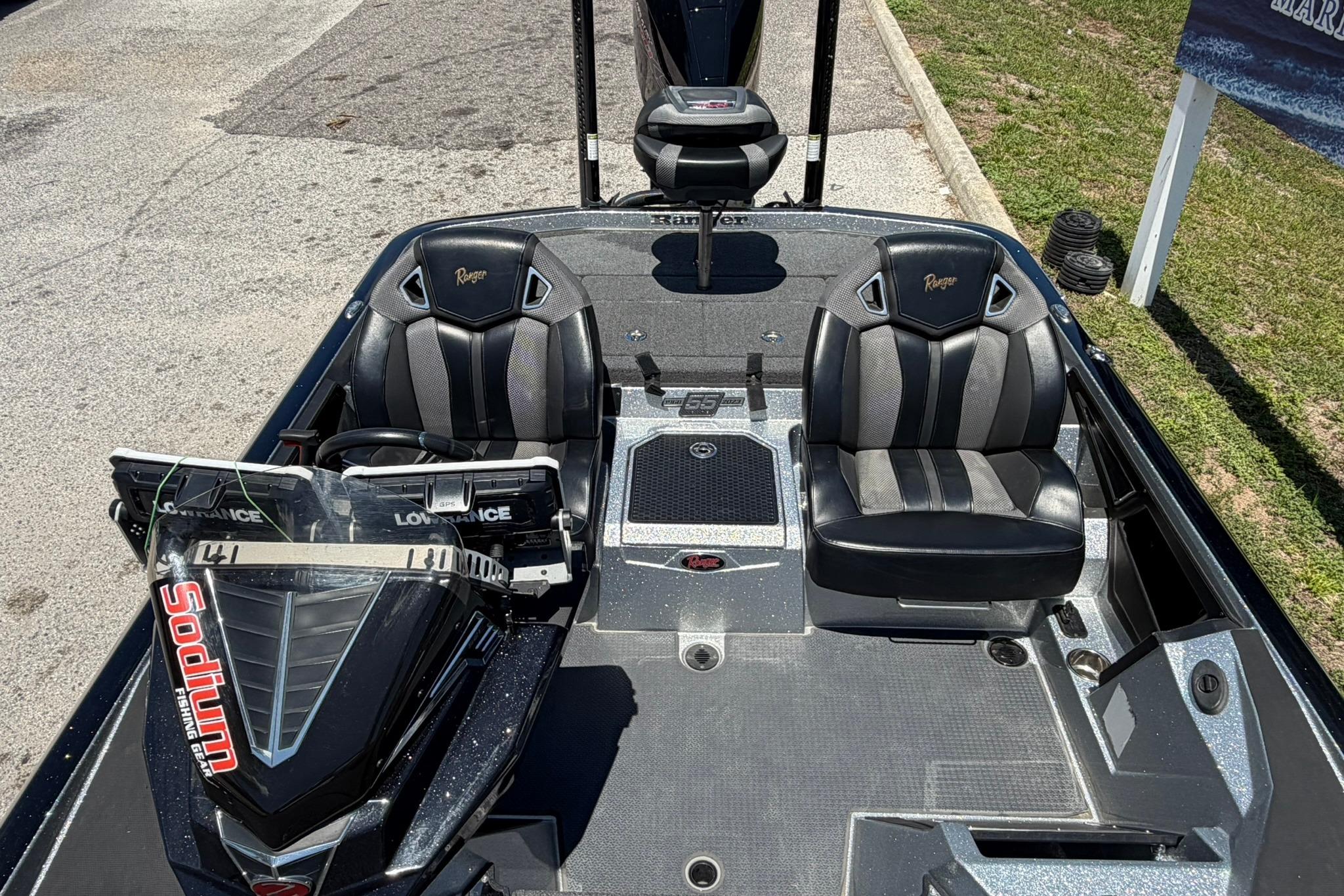 2023 Ranger Z521R boat interior with dual seats and advanced navigation equipment.