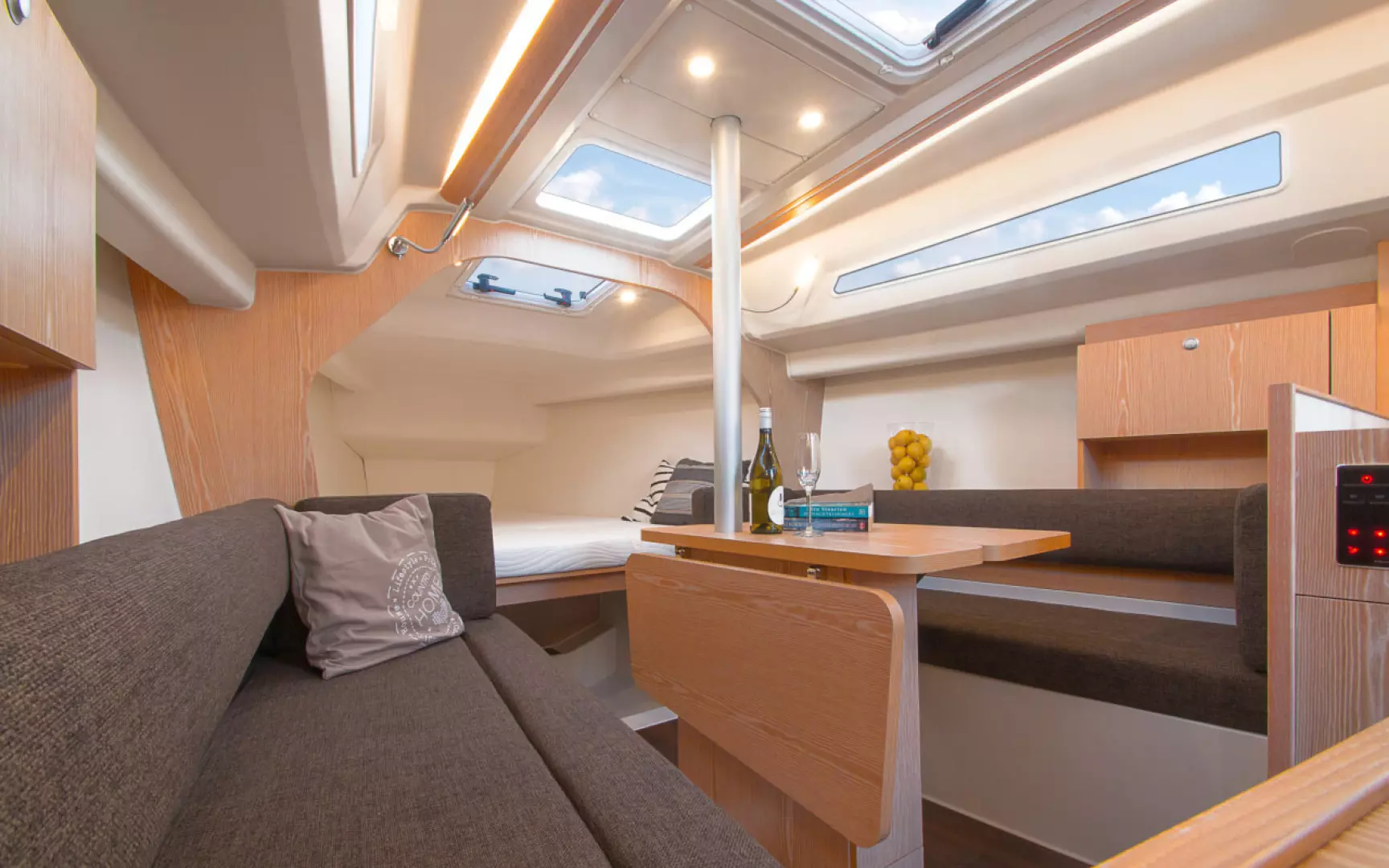 2025 Hanse 315 - Image 38