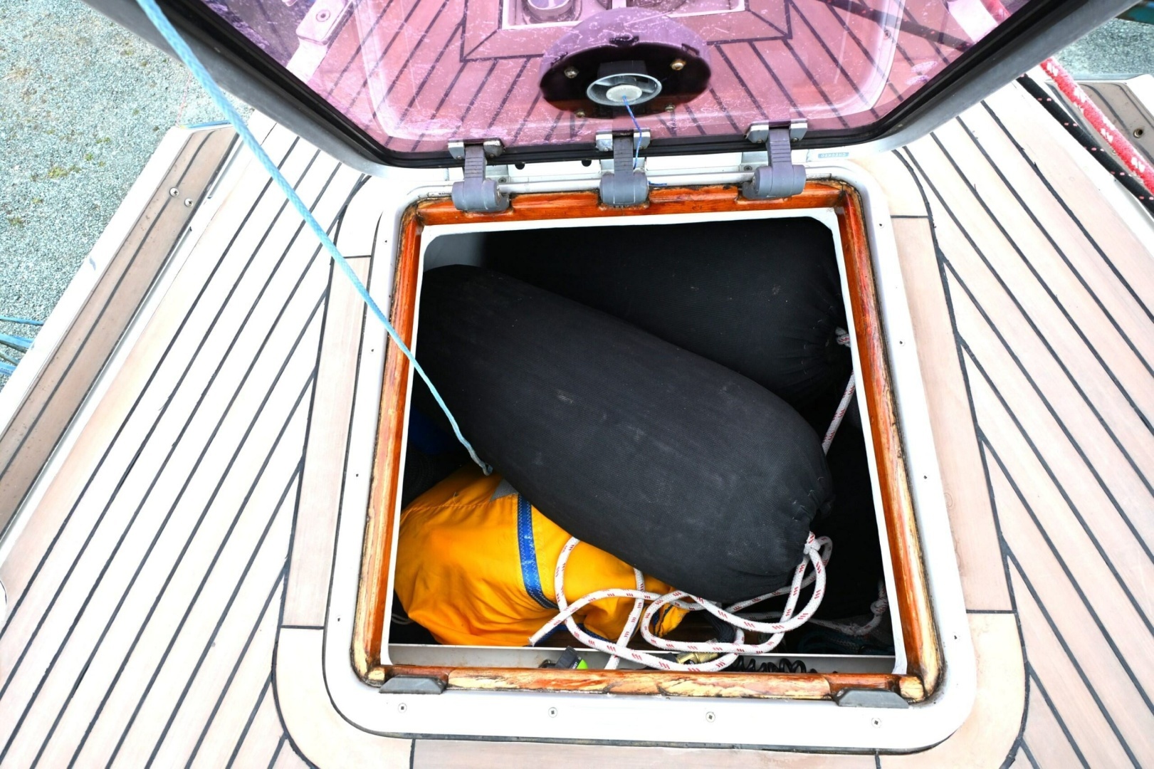 2006 Waterline 50 - Image 13