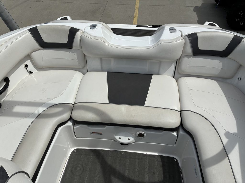 2013 Yamaha Boats AR192 - 23