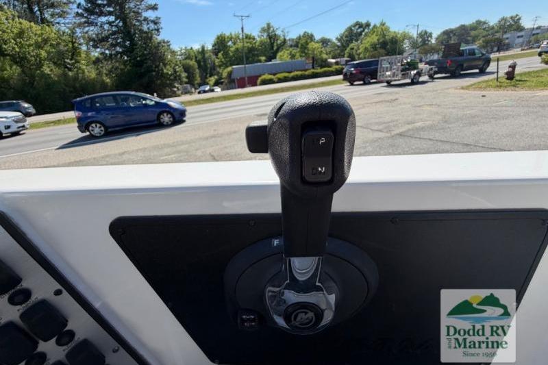 2021 Caymas CX 18 SS boat throttle control, Dodd RV & Marine logo visible.