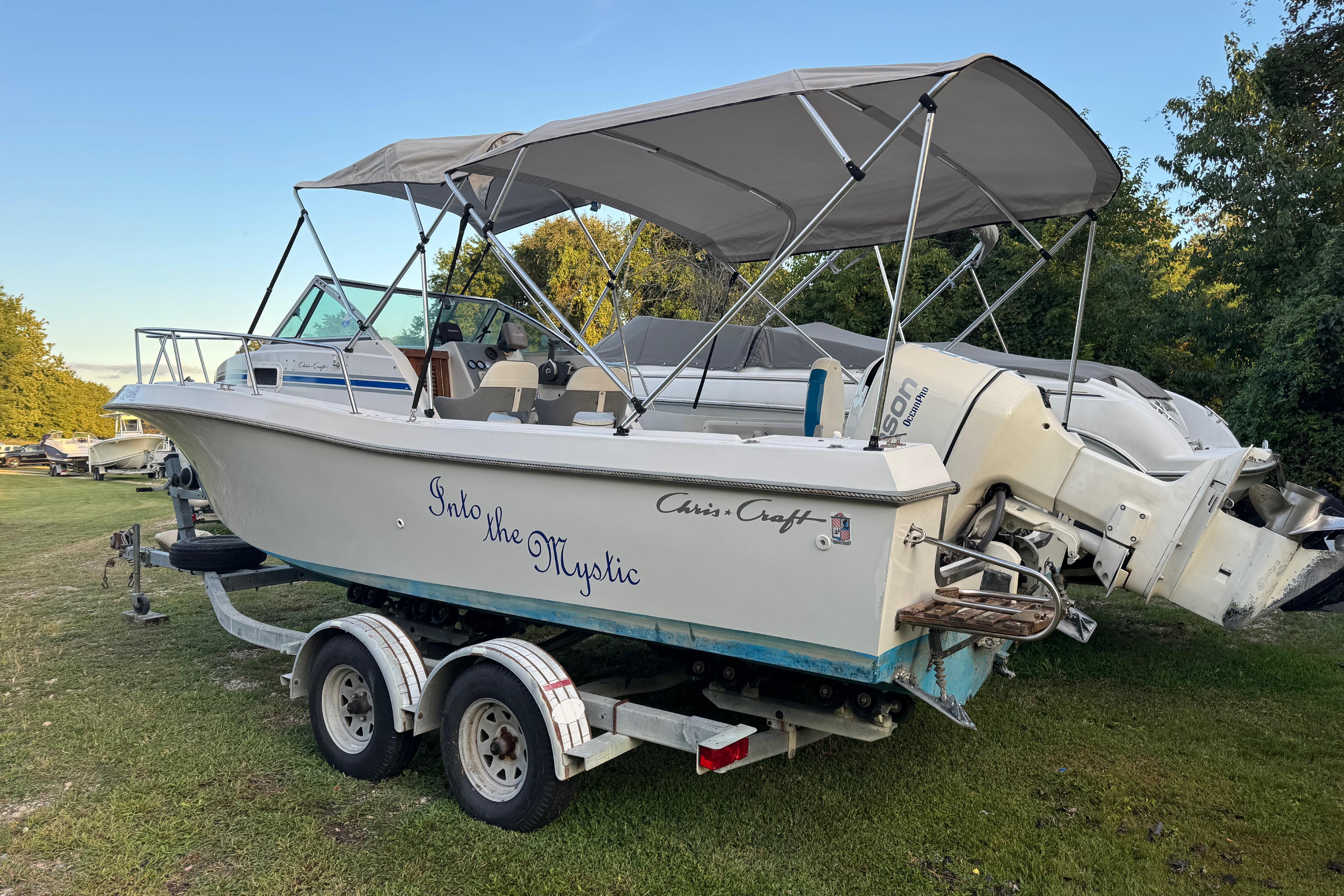 1988 Chris-Craft 215 Sea Hawk