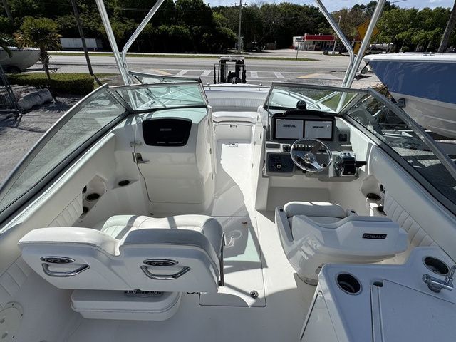2012 Robalo 247 DC - 10