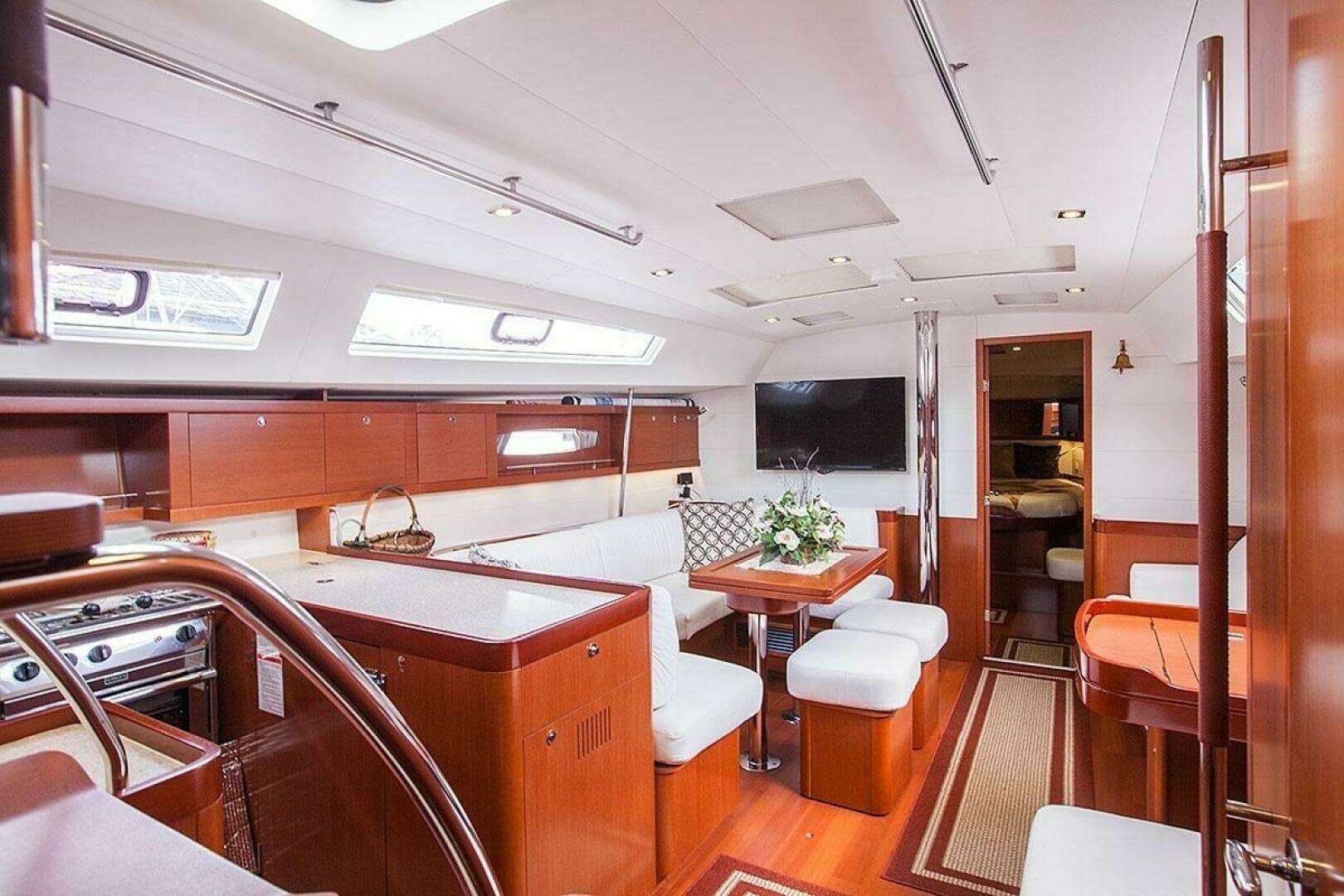 2013 Beneteau Oceanis - Image 9