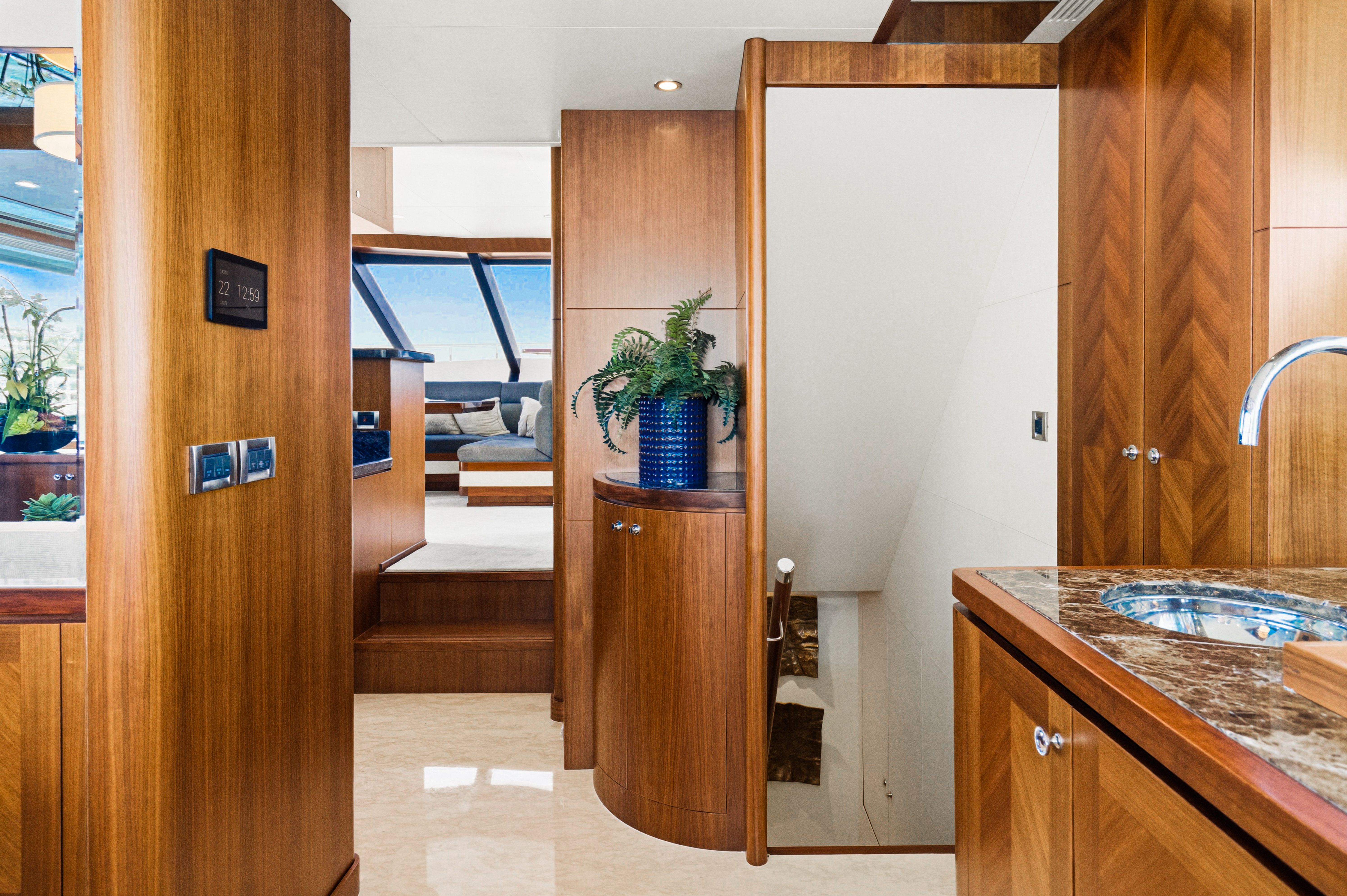 2015 Ocean Alexander 90 Skylounge Motoryacht - 45