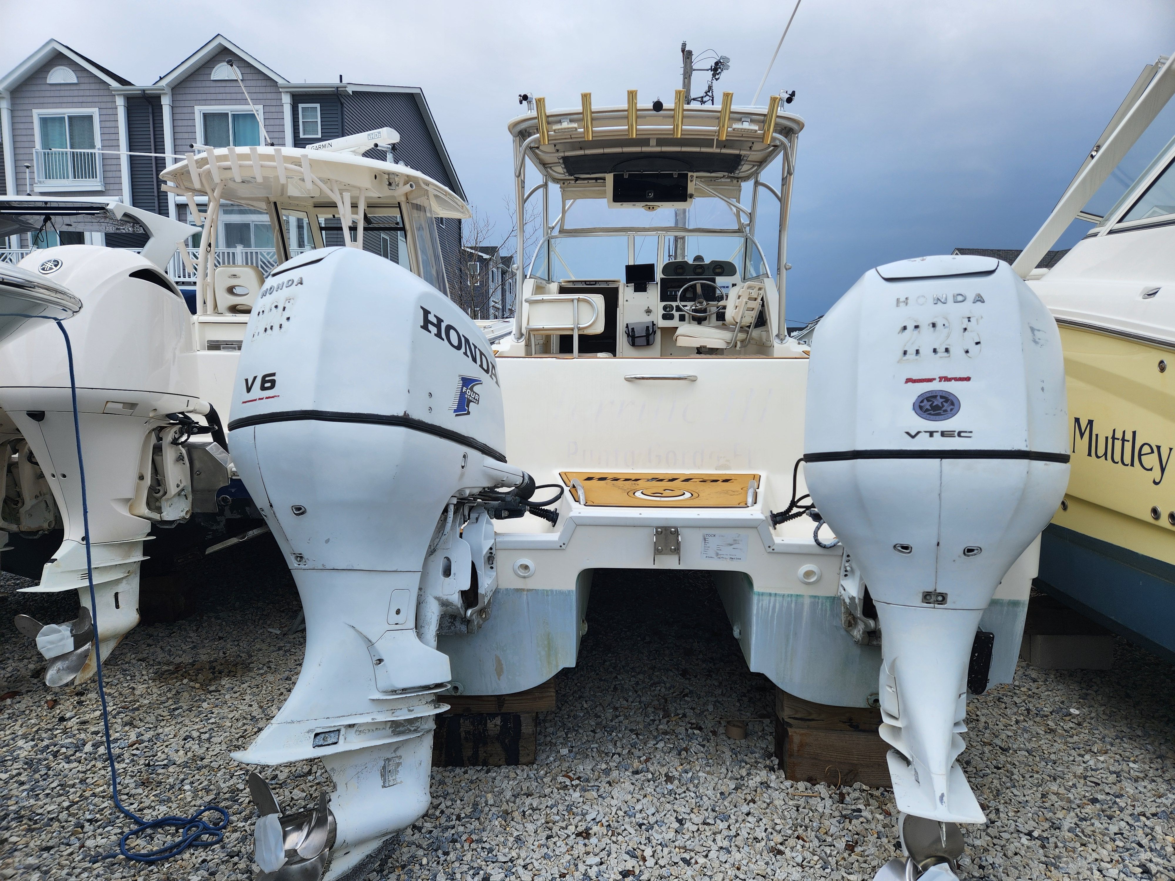 2005 World Cat 270 EC