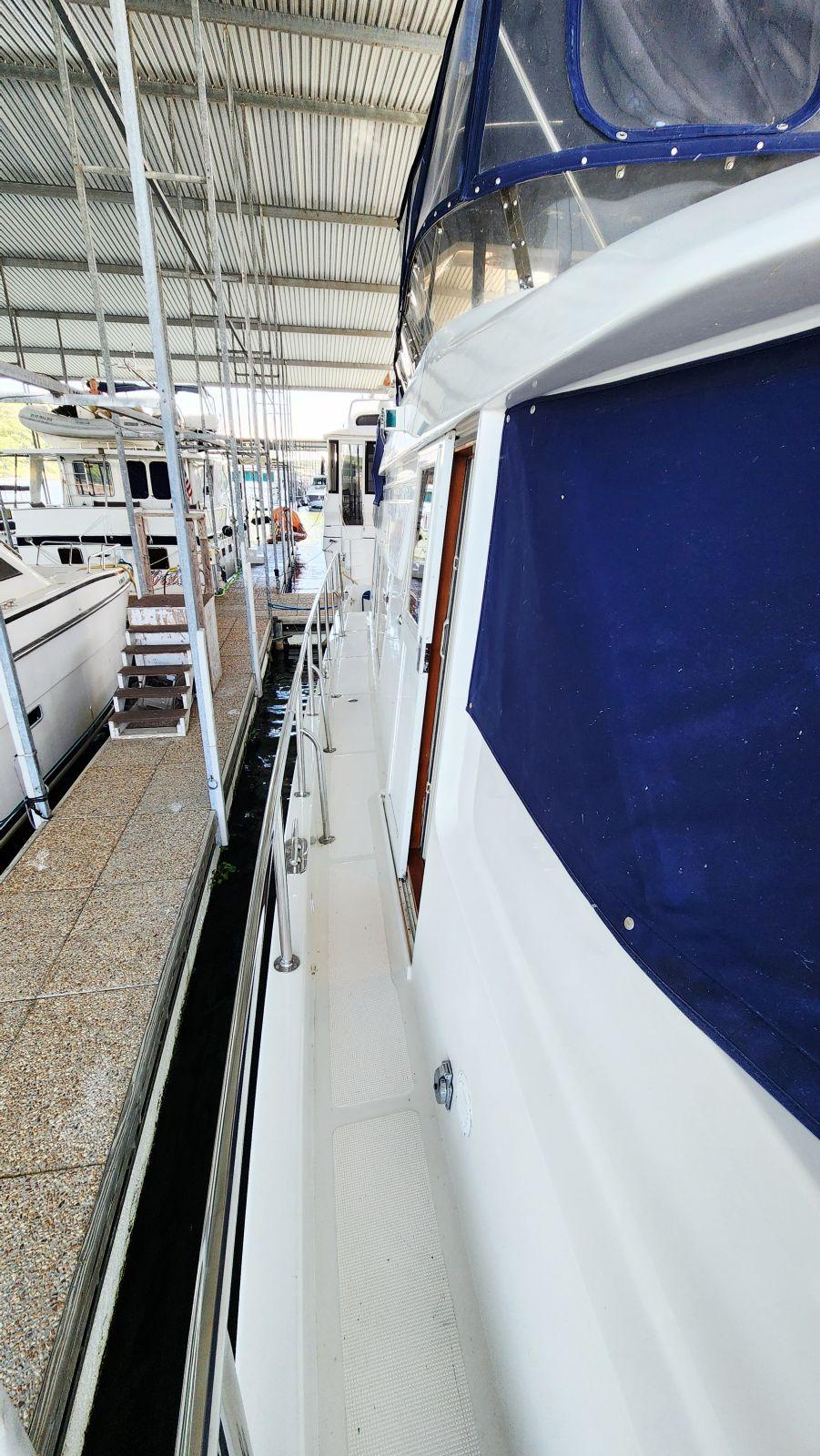 2000 Ocean Alexander 511 Classico - 56