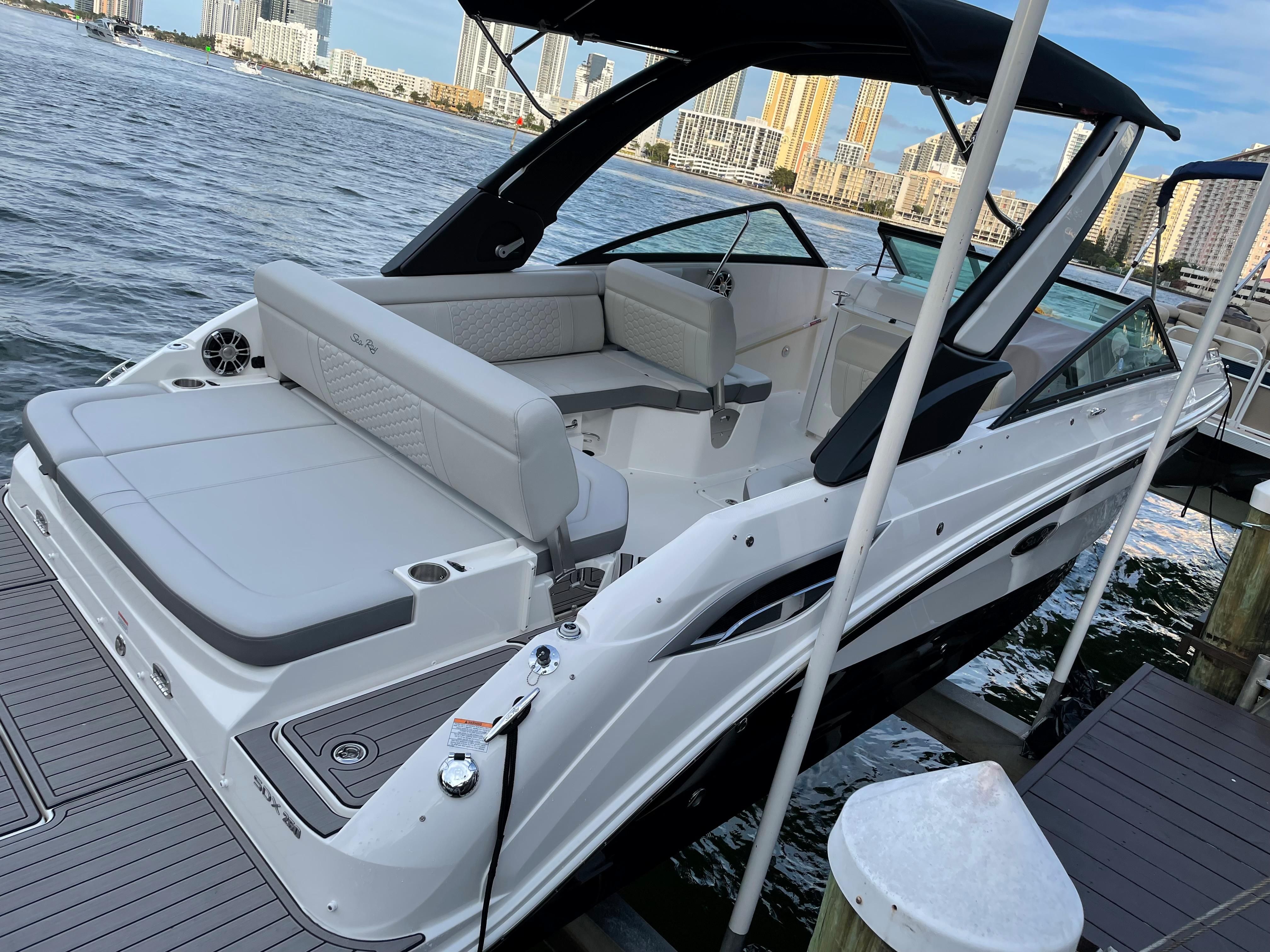 2022 Sea Ray SDX 250 - 8