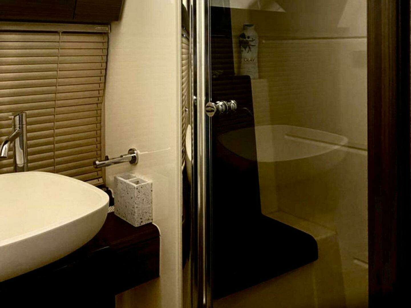 2013 Azimut 55S - Image 11