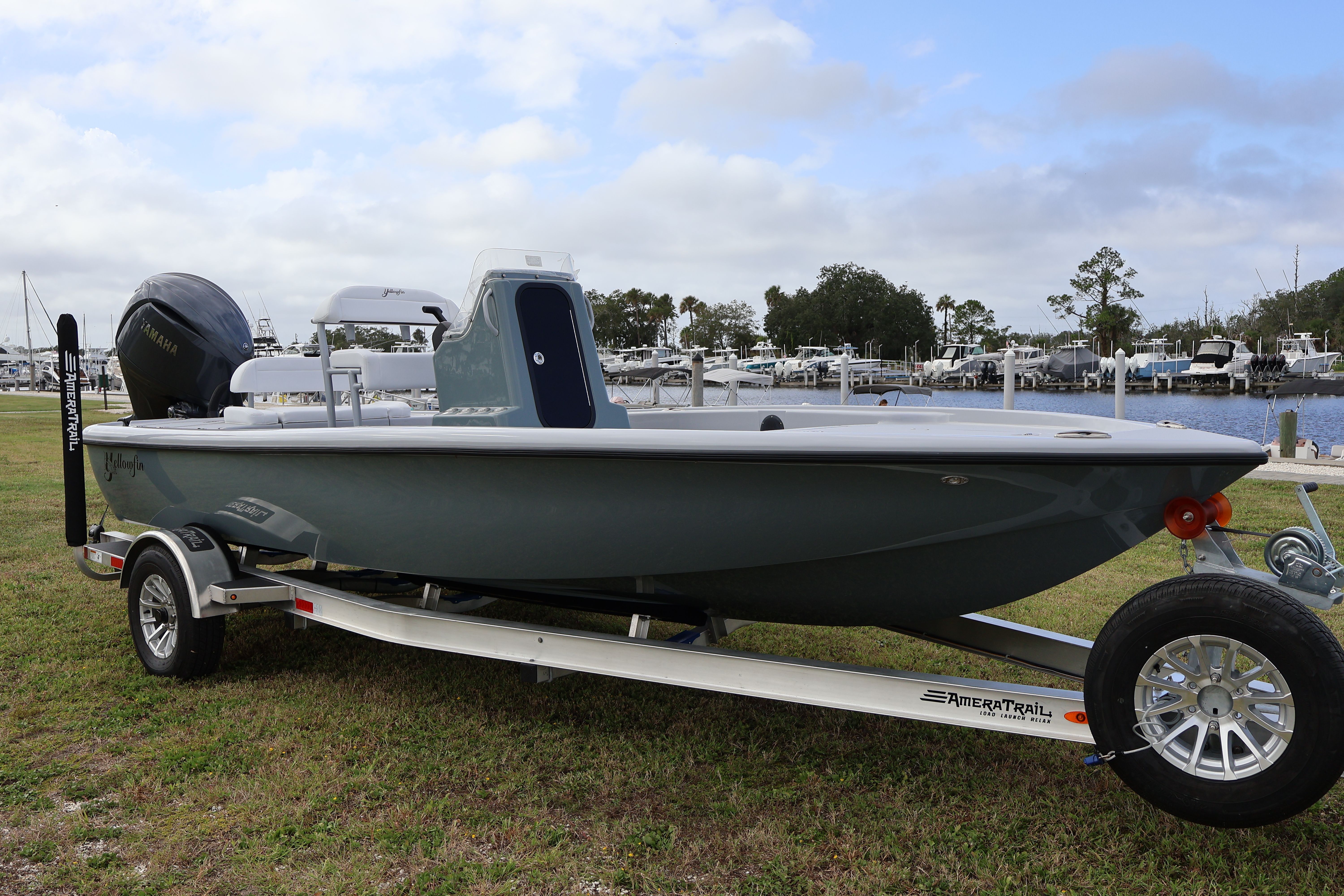 2026 Yellowfin 21 Bay