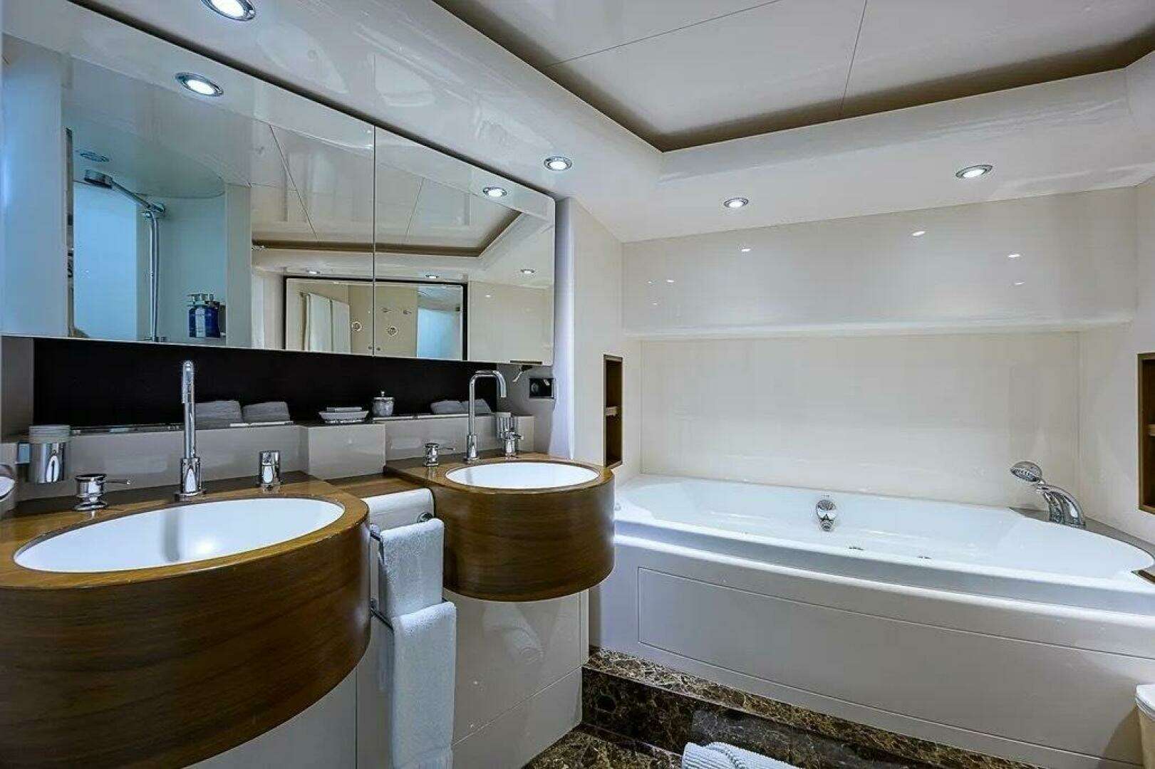 2005 DMB Danube Motor Yacht - Image 65