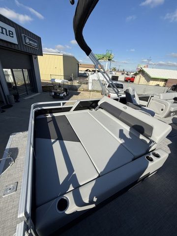 2026 Sun Tracker Party Barge 22 RF XP3 - 12