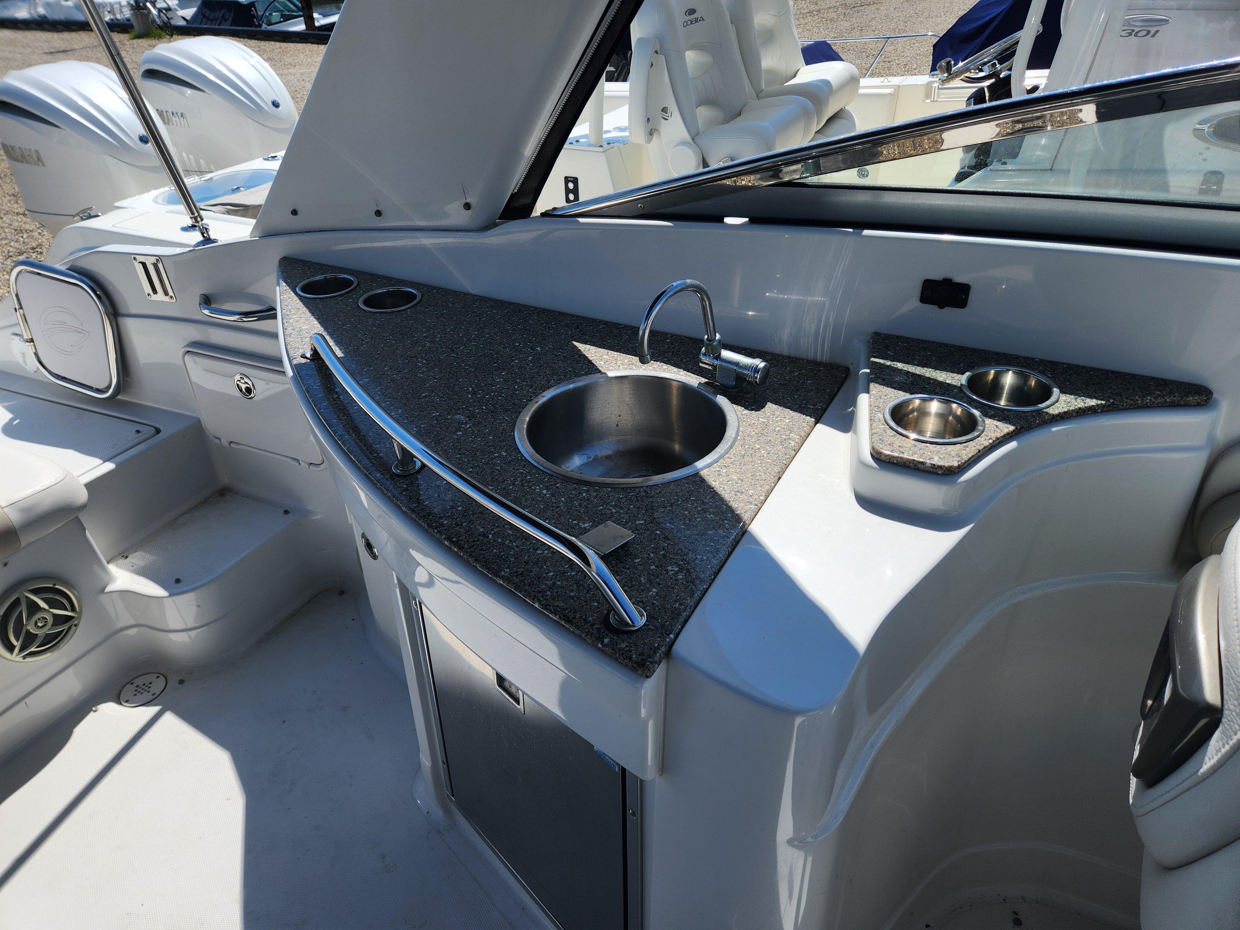 2009 CROWNLINE 300 LS - Image 7