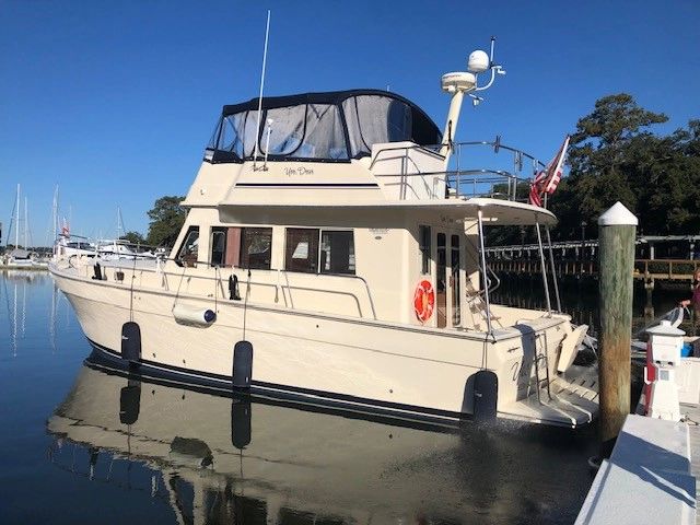 2006 Mainship 43 Trawler - Image 9