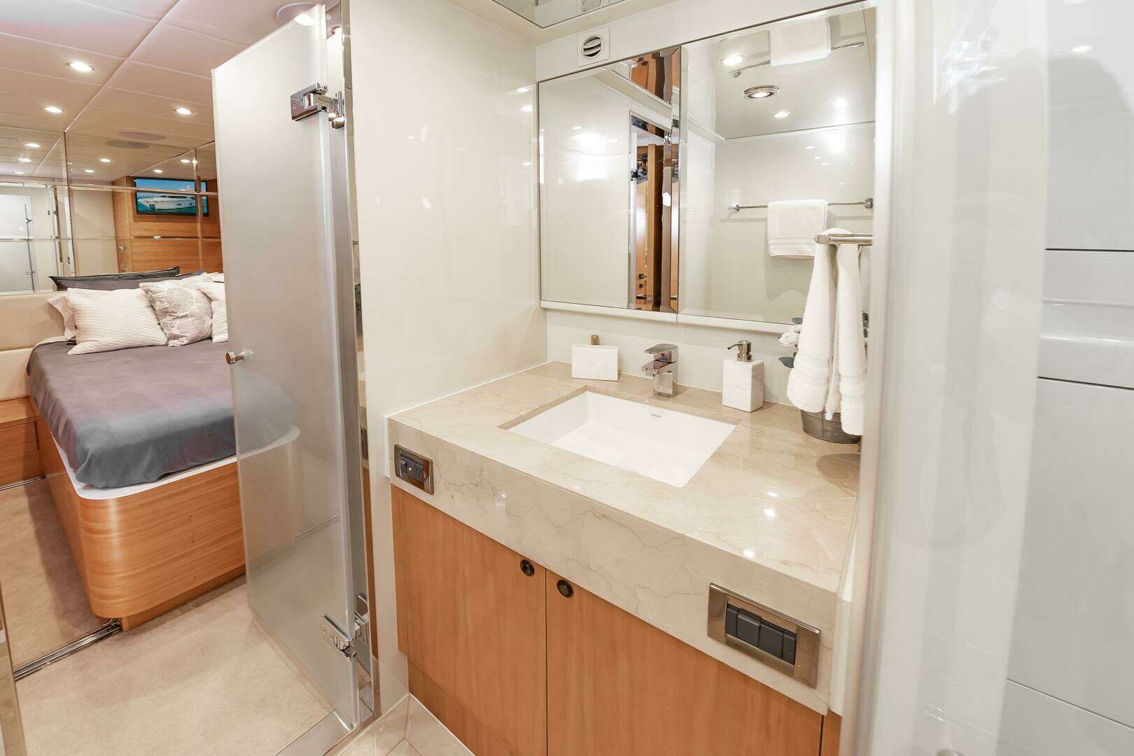 2017 Johnson 93 Flybridge - Image 83