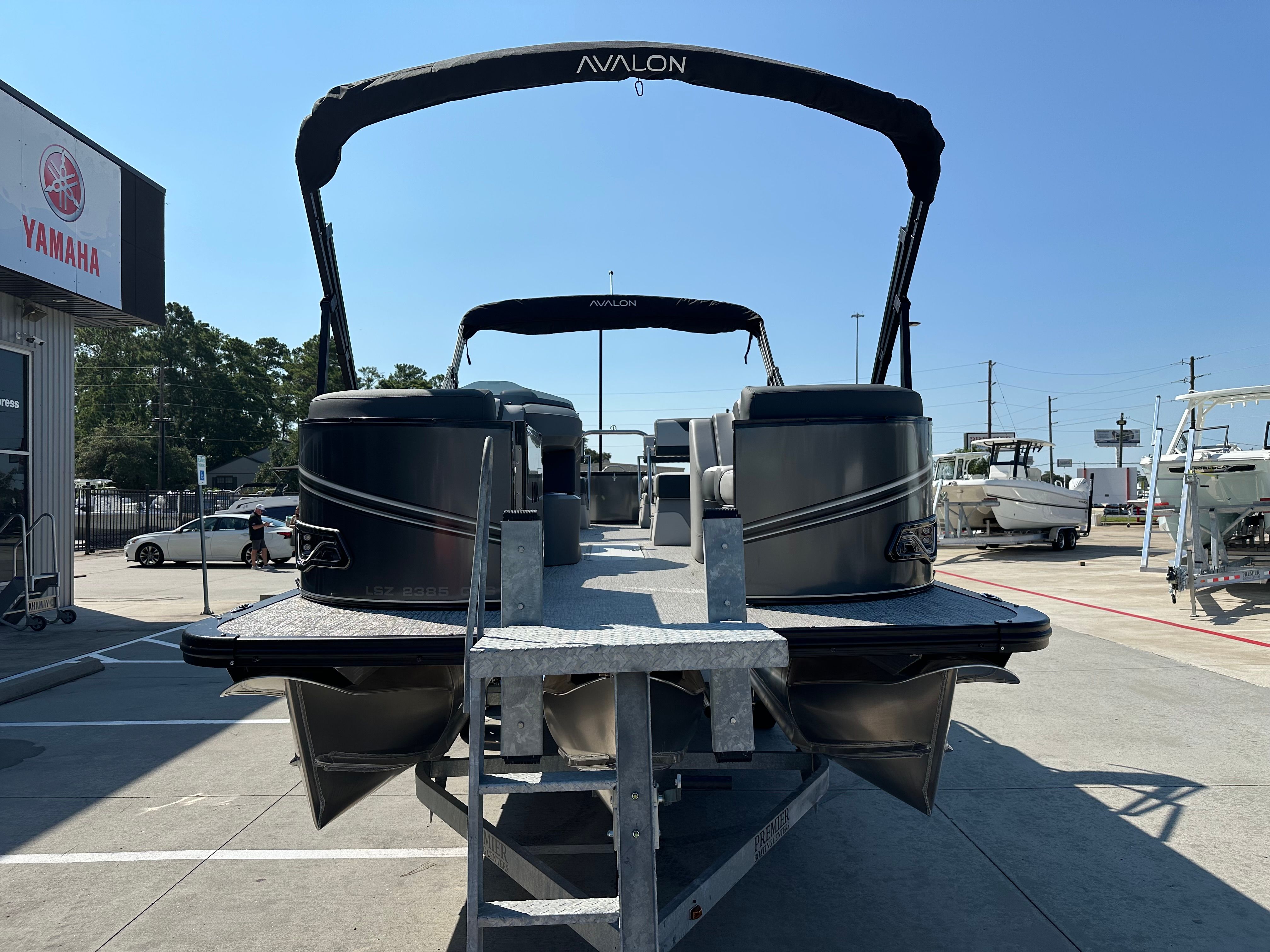 2025 Avalon LSZ Quad Lounge Shift - 23' - 5